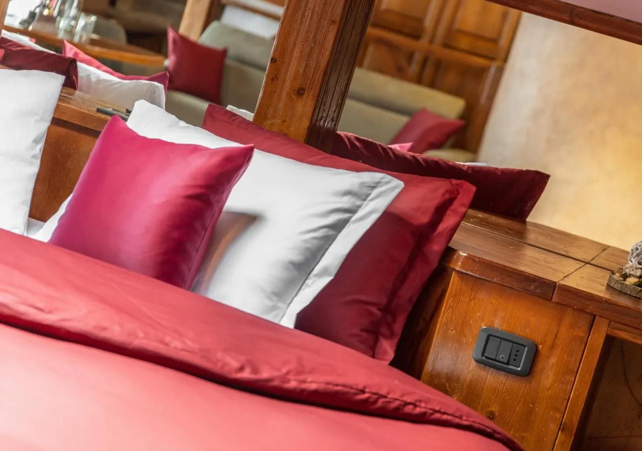 Bed in Garden Wellness Hotel S