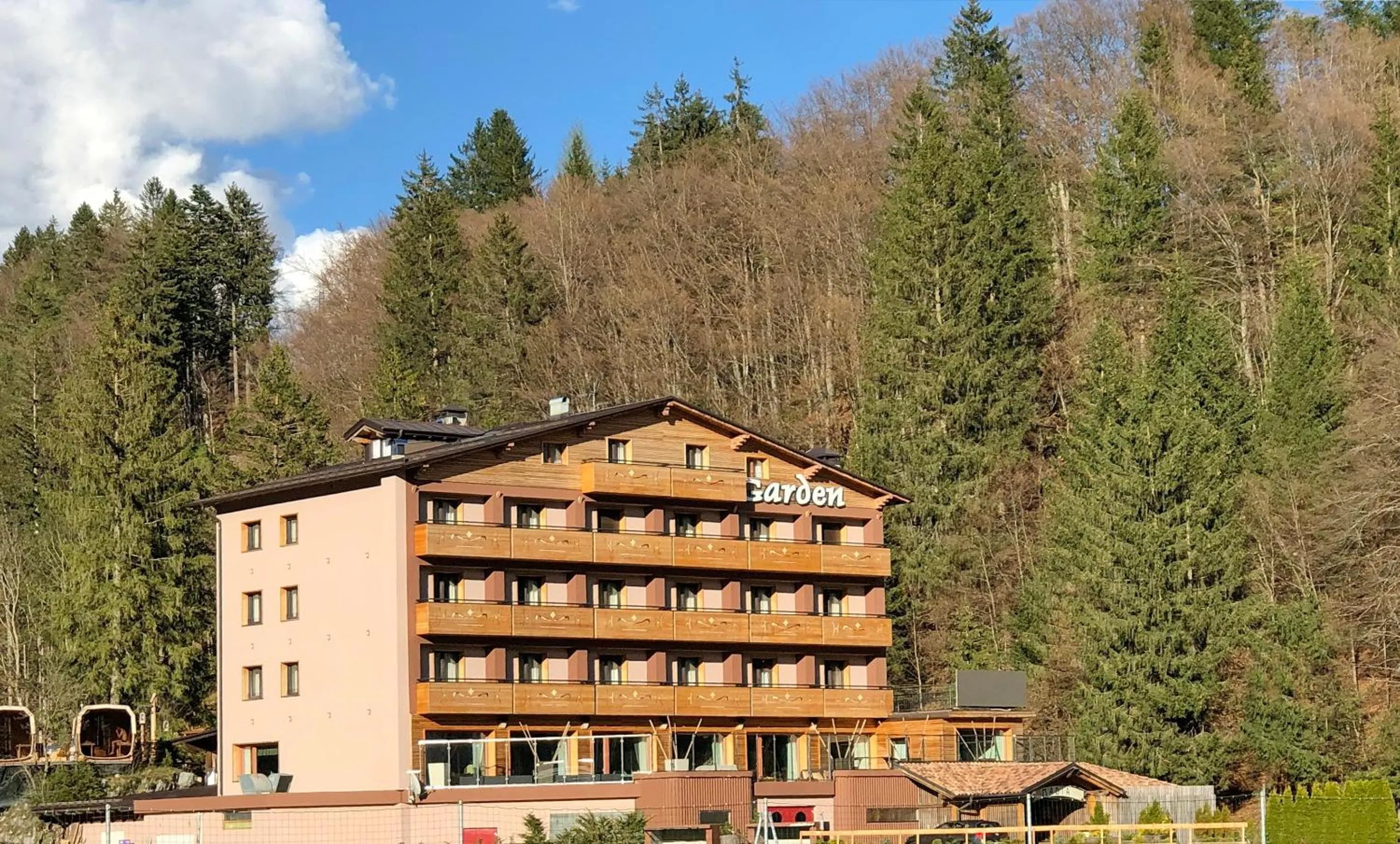 Property building in Garden Wellness Hotel S