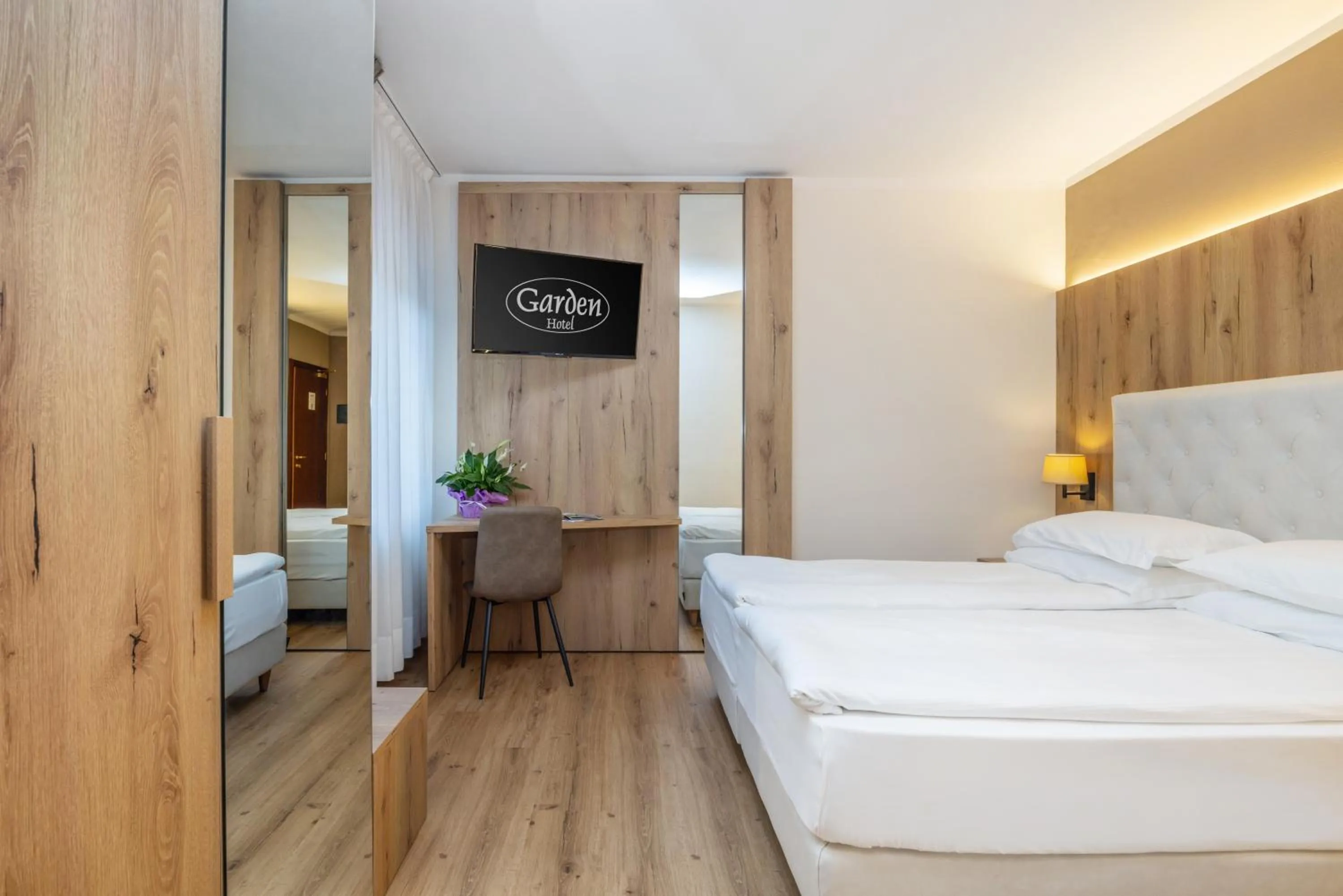 TV and multimedia, Bed in Garden Wellness Hotel S