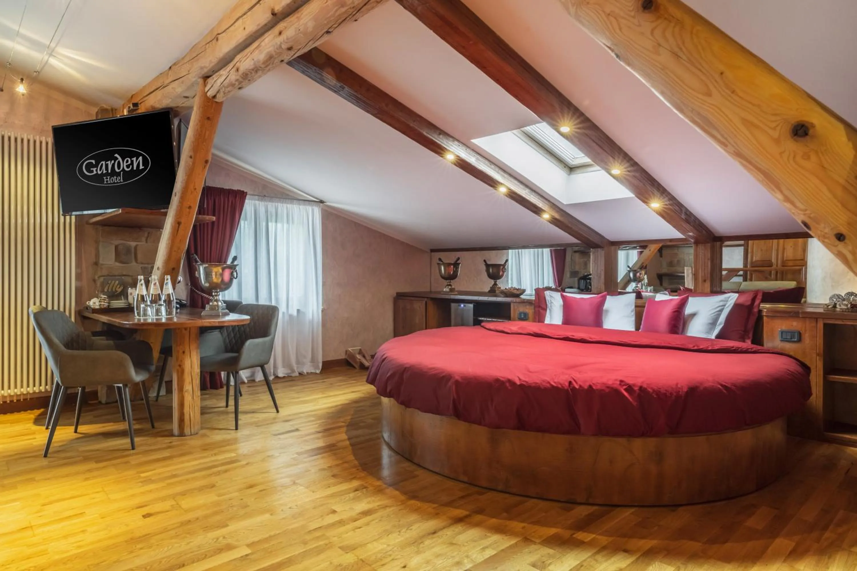 Bed in Garden Wellness Hotel S