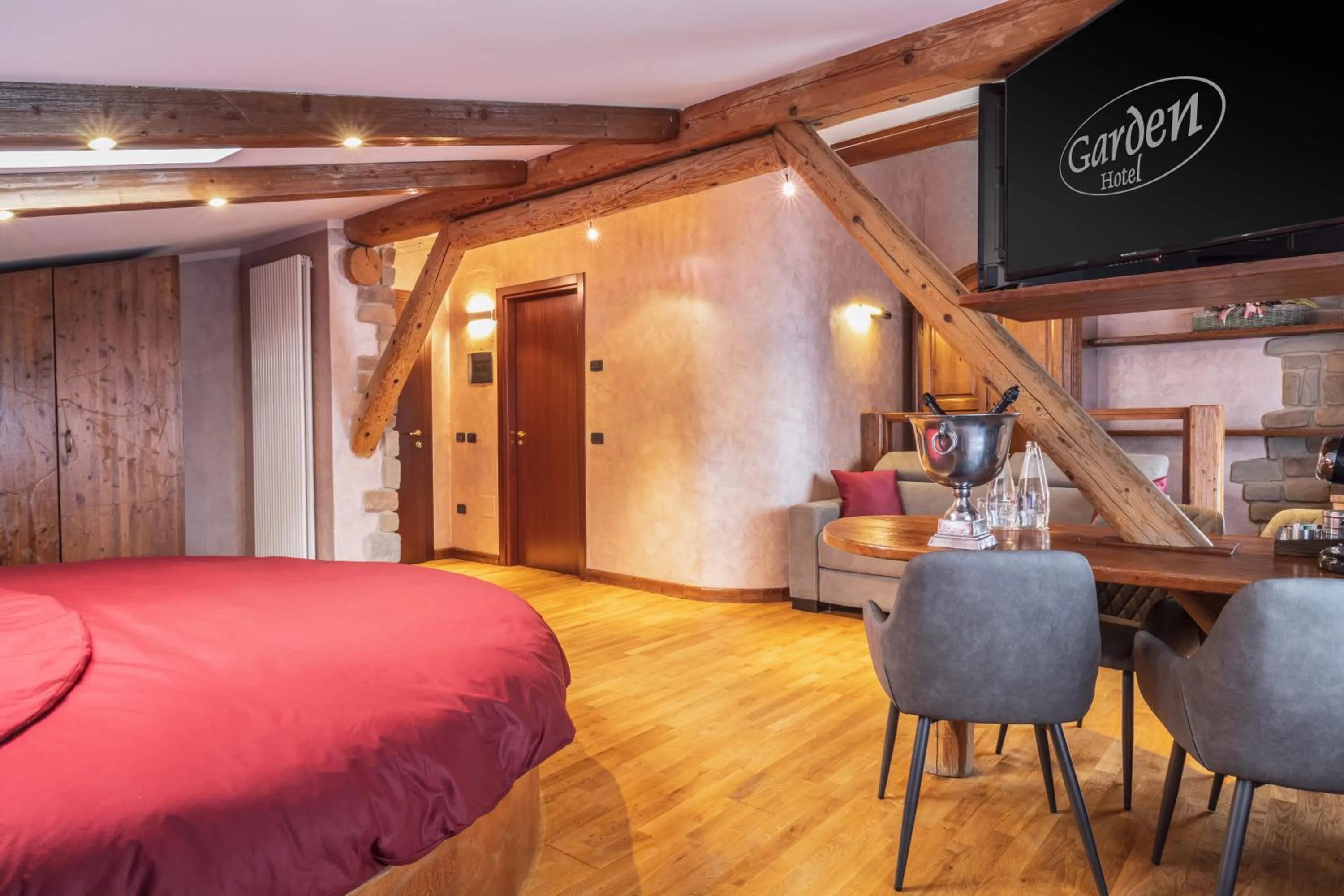 TV and multimedia, Bed in Garden Wellness Hotel S