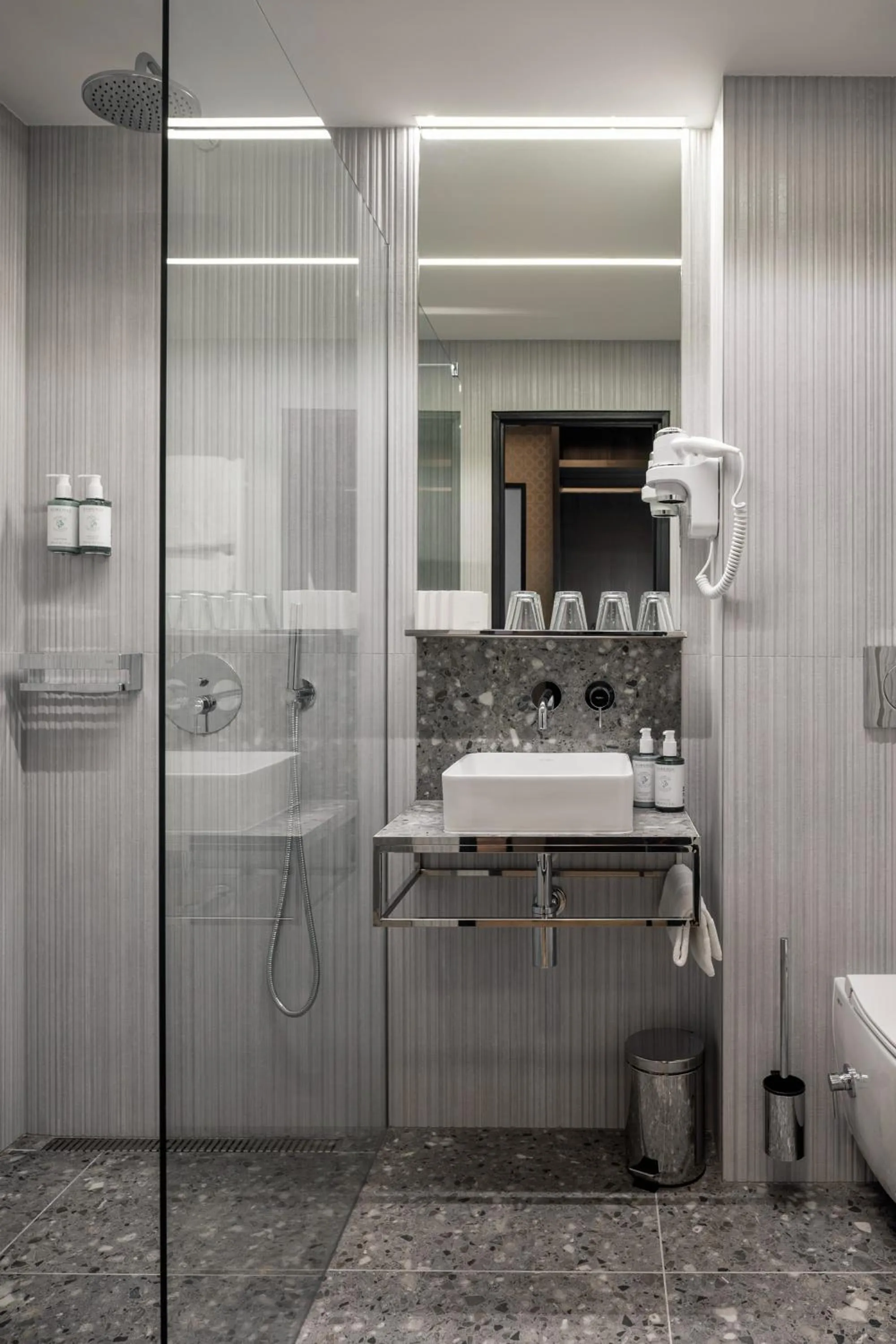 Shower in Hotel Aida