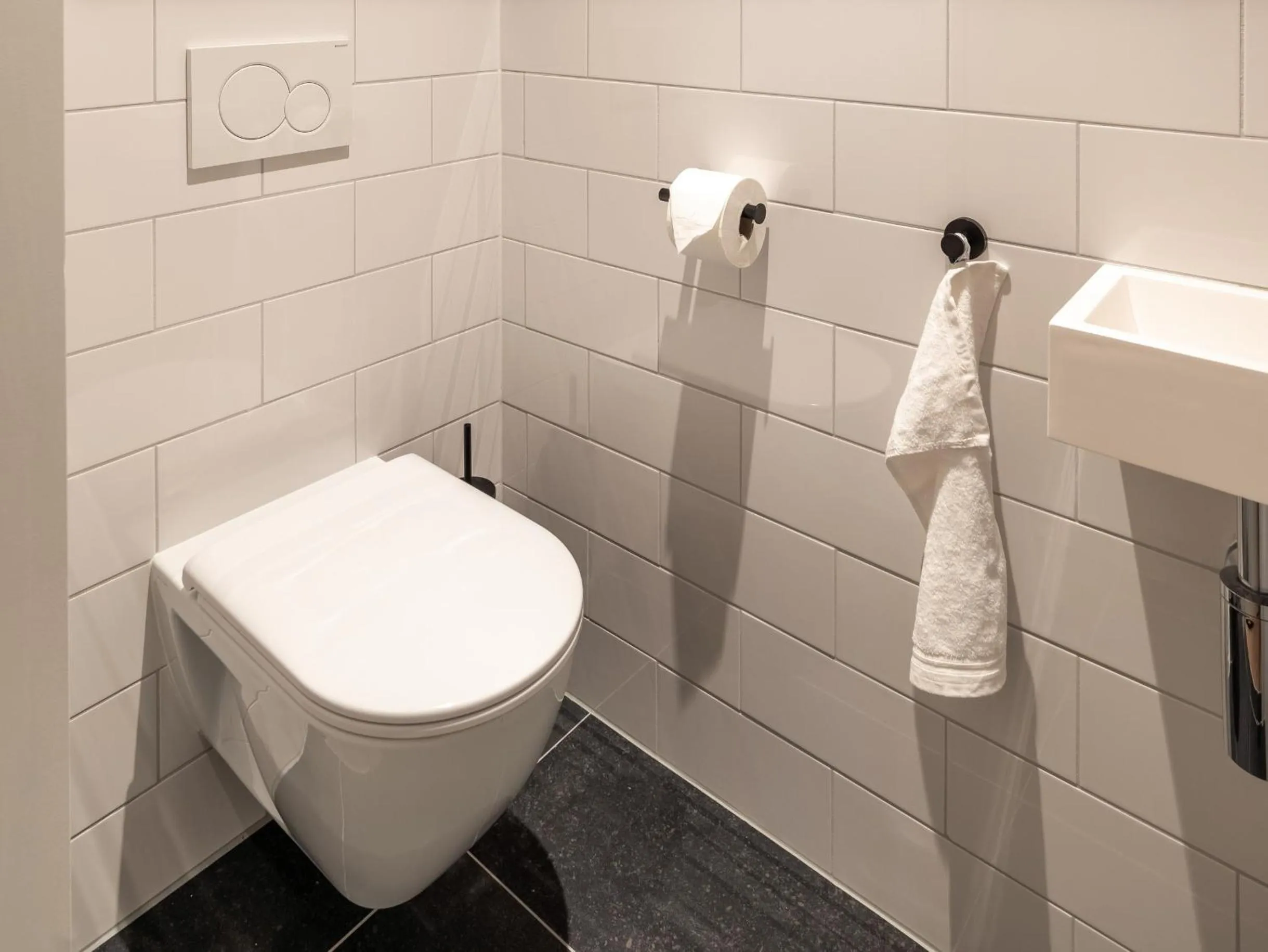 Toilet in YAYS Antwerp Opera by Numa