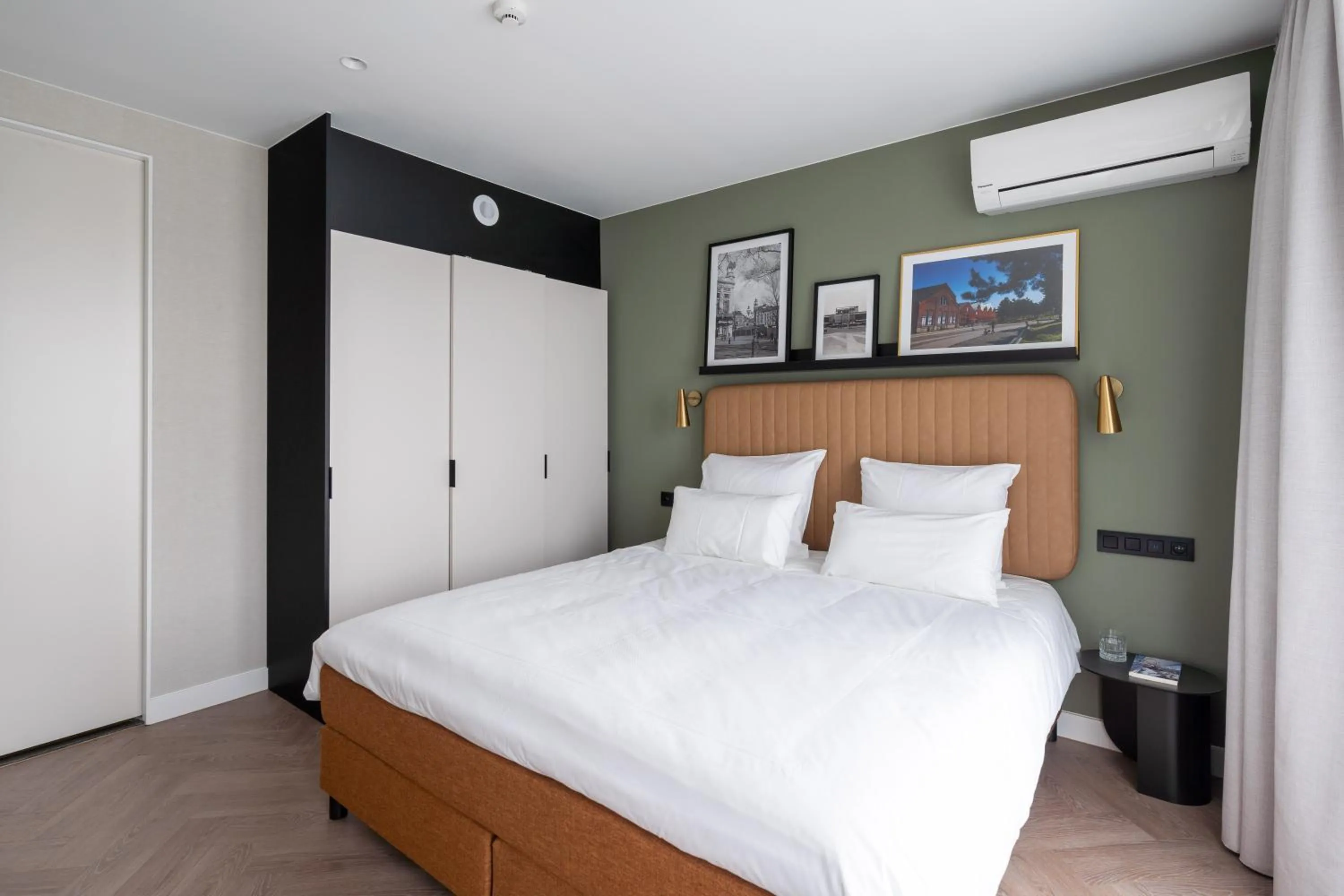 Bed in YAYS Antwerp Opera by Numa