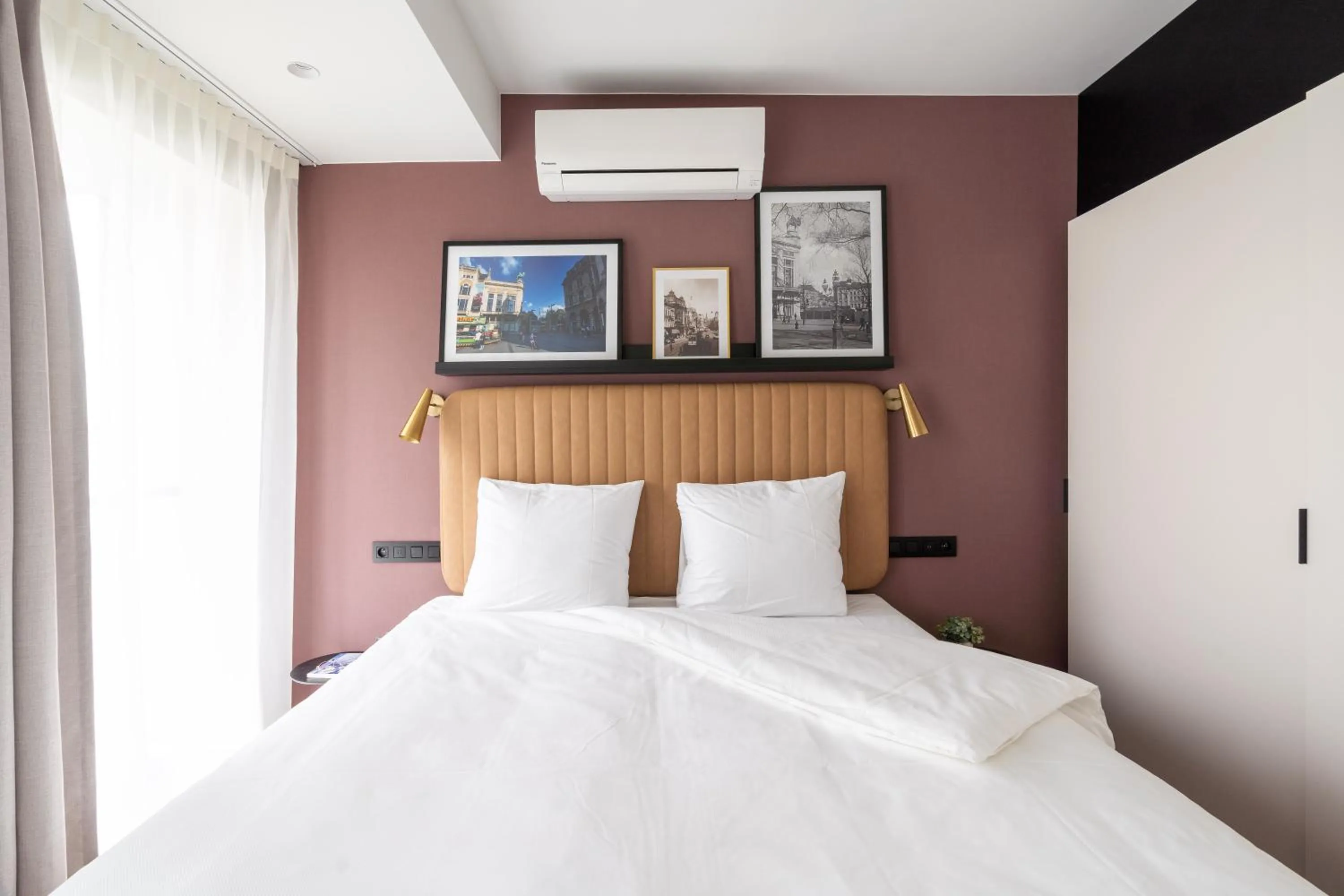 Bed in YAYS Antwerp Opera by Numa