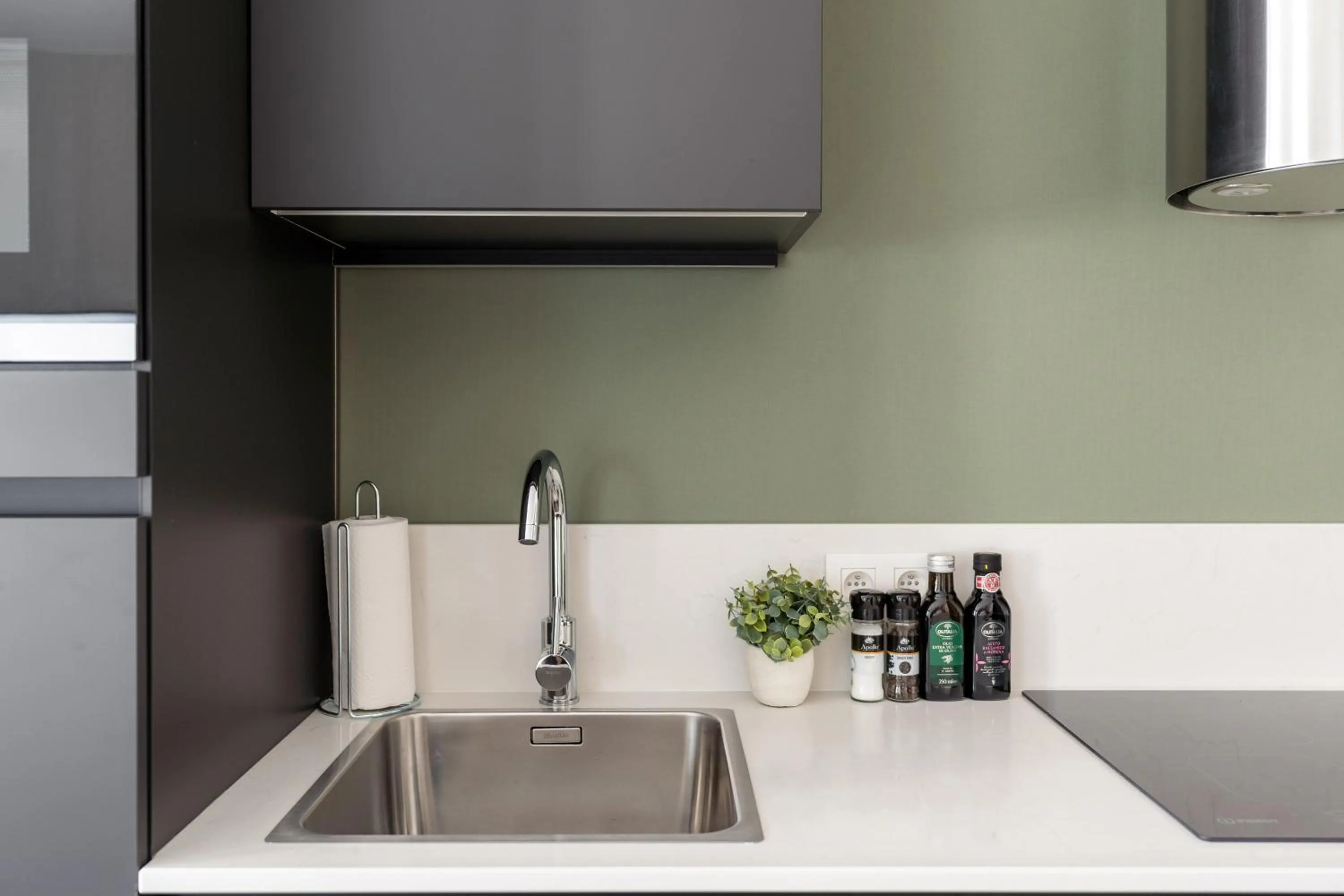 Kitchen or kitchenette in YAYS Antwerp Opera by Numa