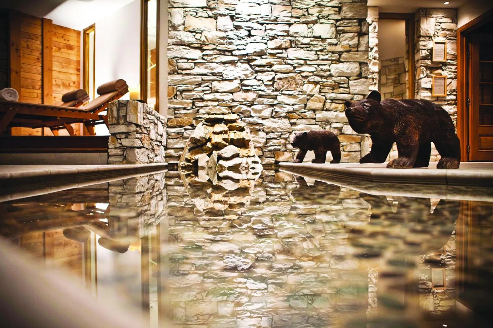 Decorative detail in Hôtel Les Barmes De l'Ours