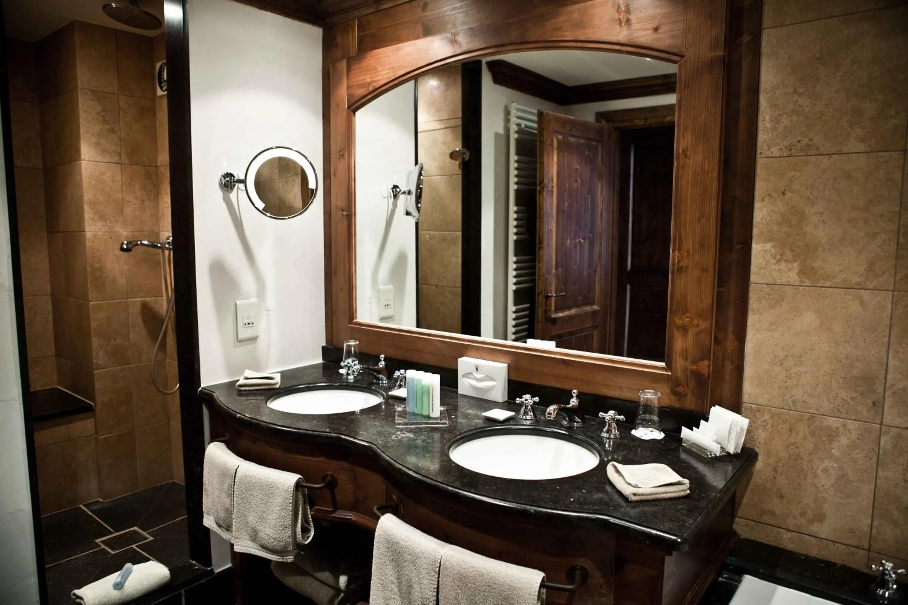 Bathroom in Hôtel Les Barmes De l'Ours