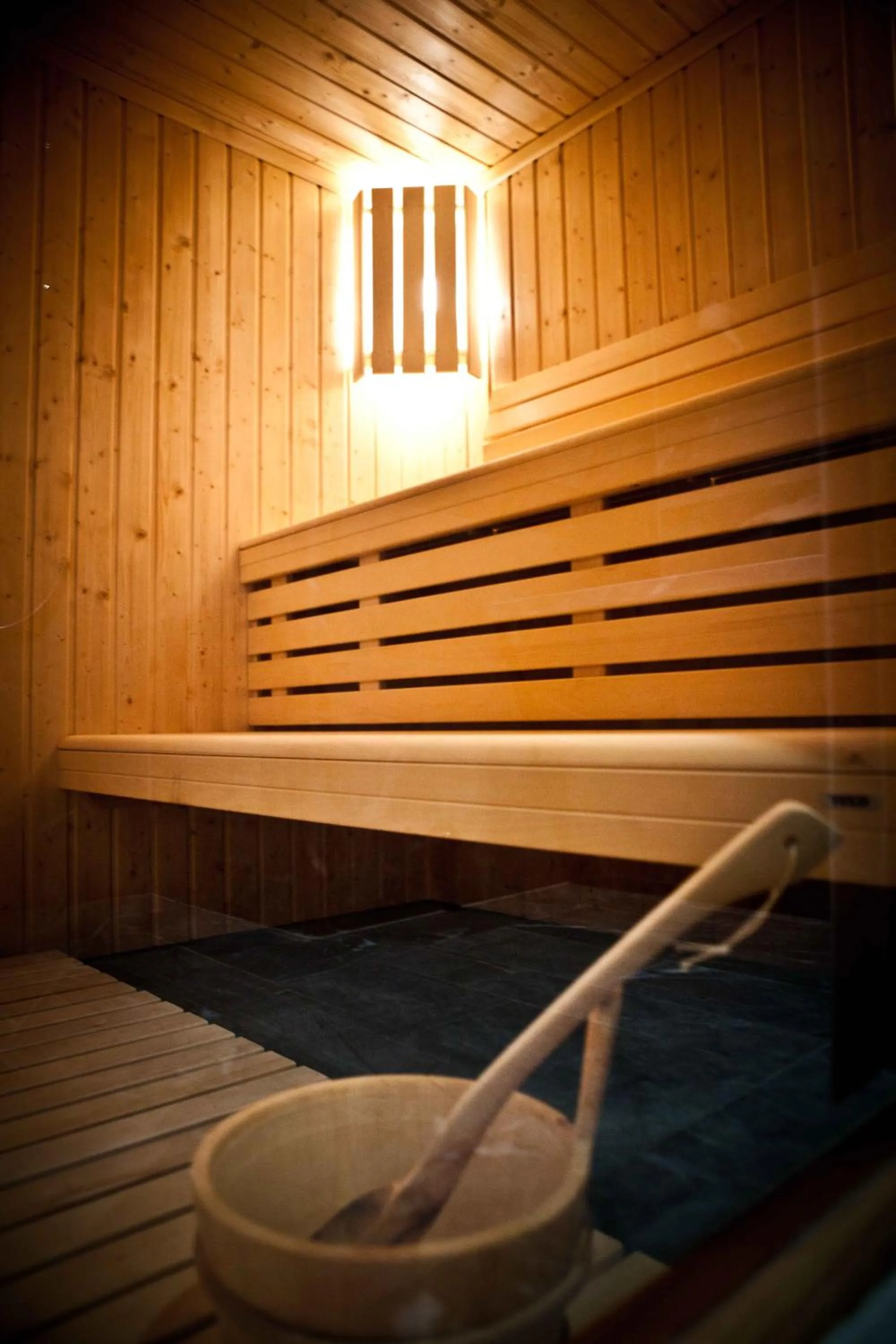 Spa and wellness centre/facilities in Hôtel Les Barmes De l'Ours