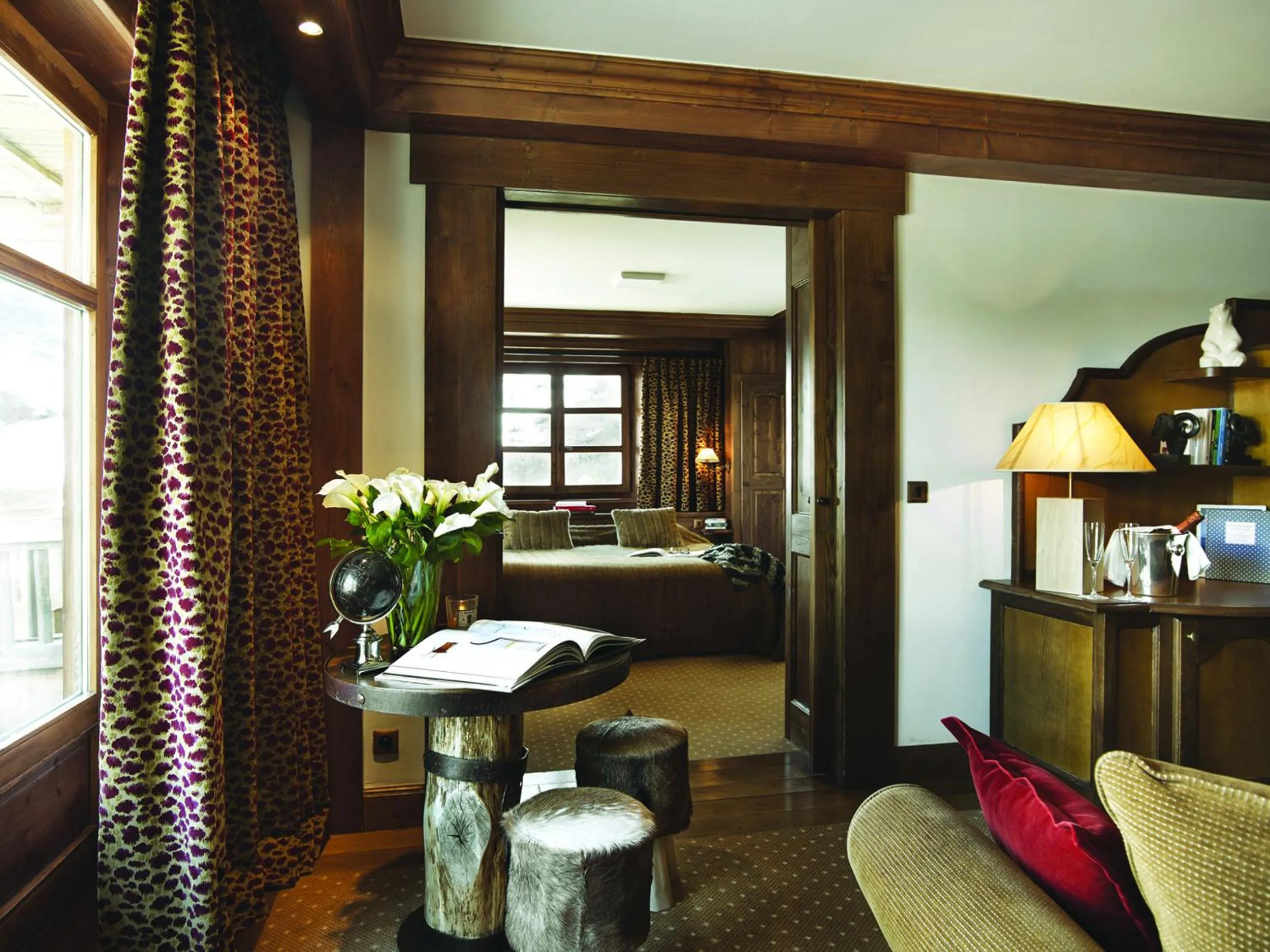 Decorative detail in Hôtel Les Barmes De l'Ours