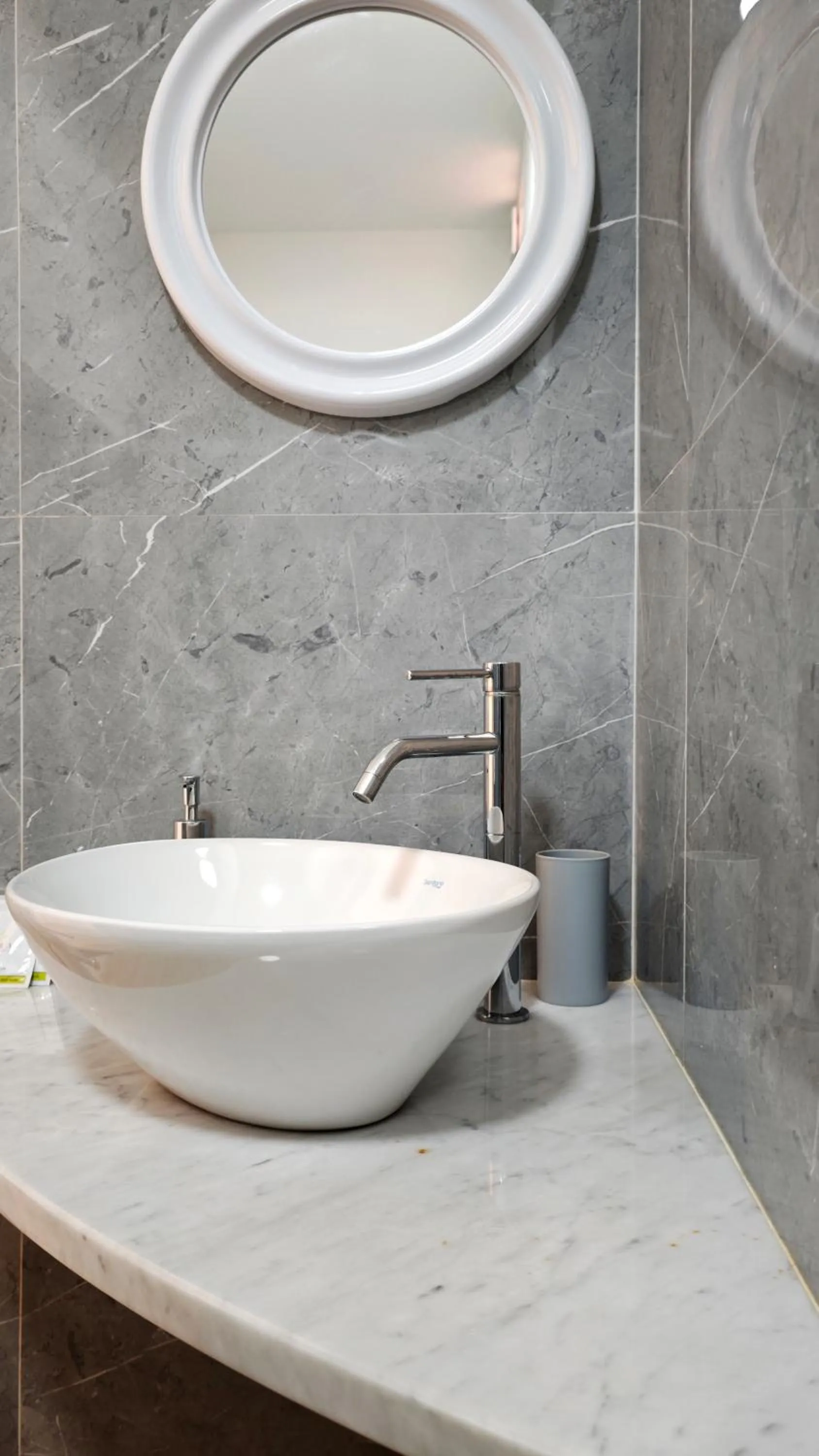 Kolossoi Guest House