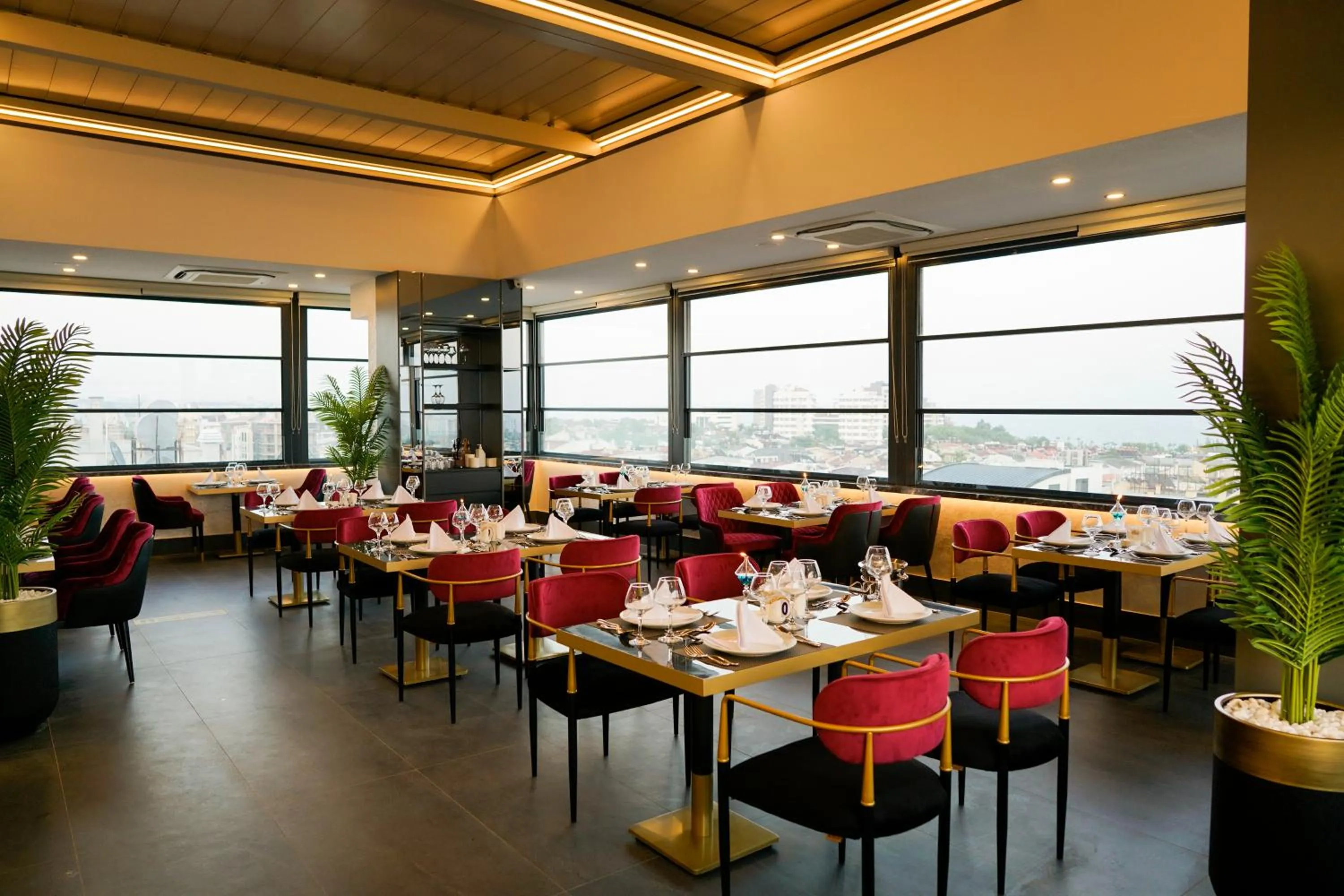 Restaurant/places to eat in Türkay Hotel