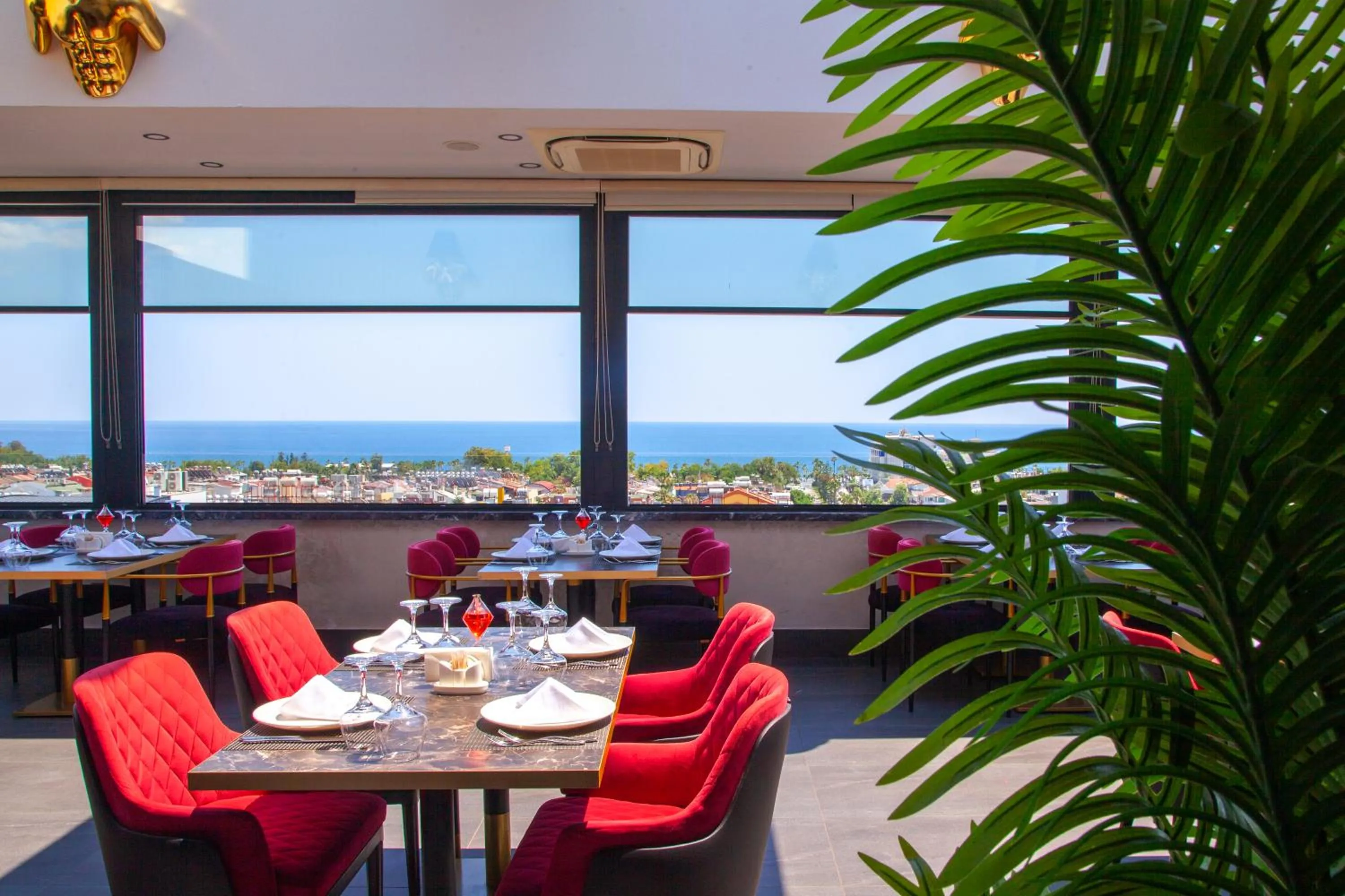 Restaurant/places to eat in Türkay Hotel