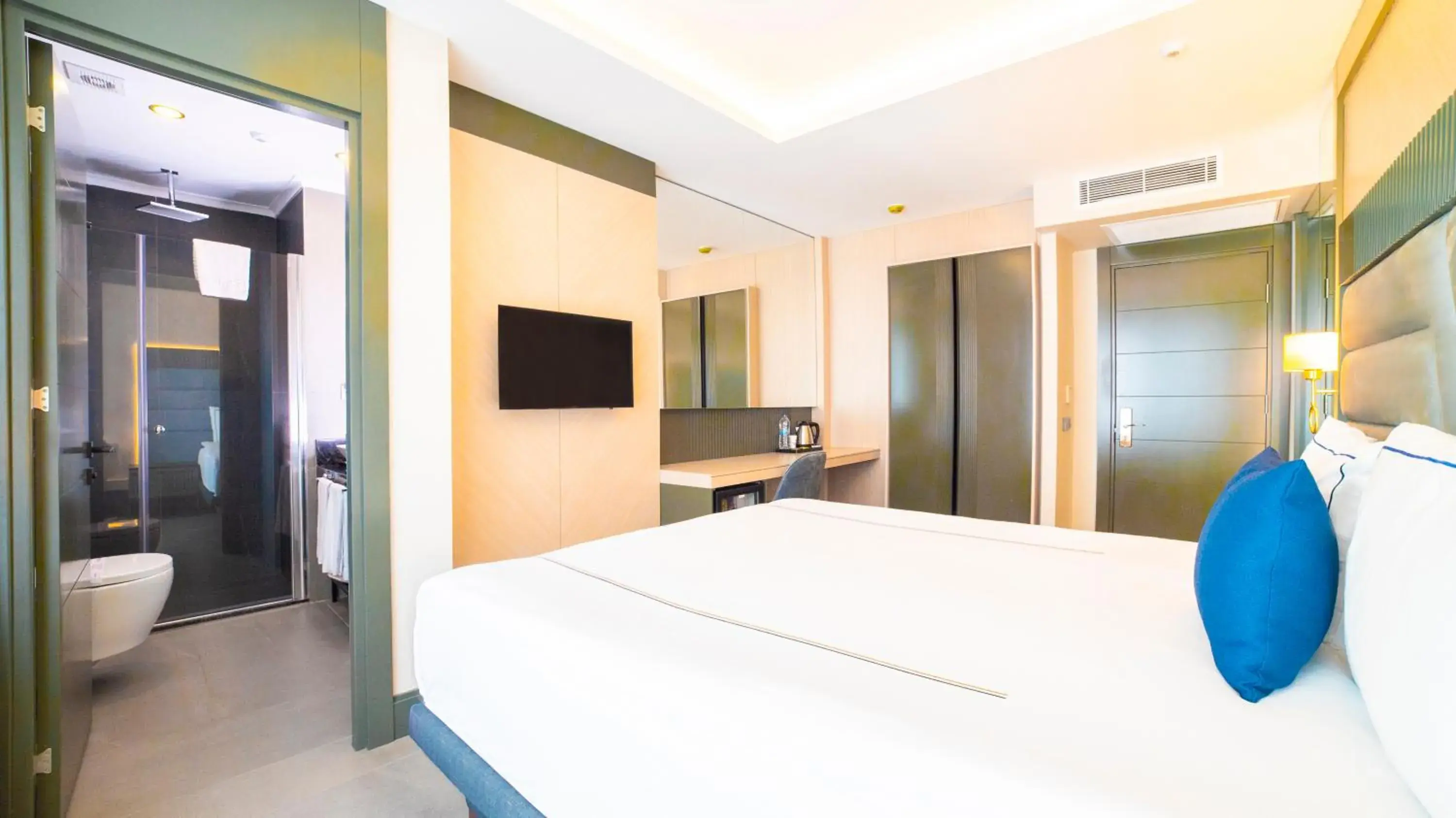Deluxe Double or Twin Room in Türkay Hotel Deluxe Double or Twin Room in Türkay Hotel