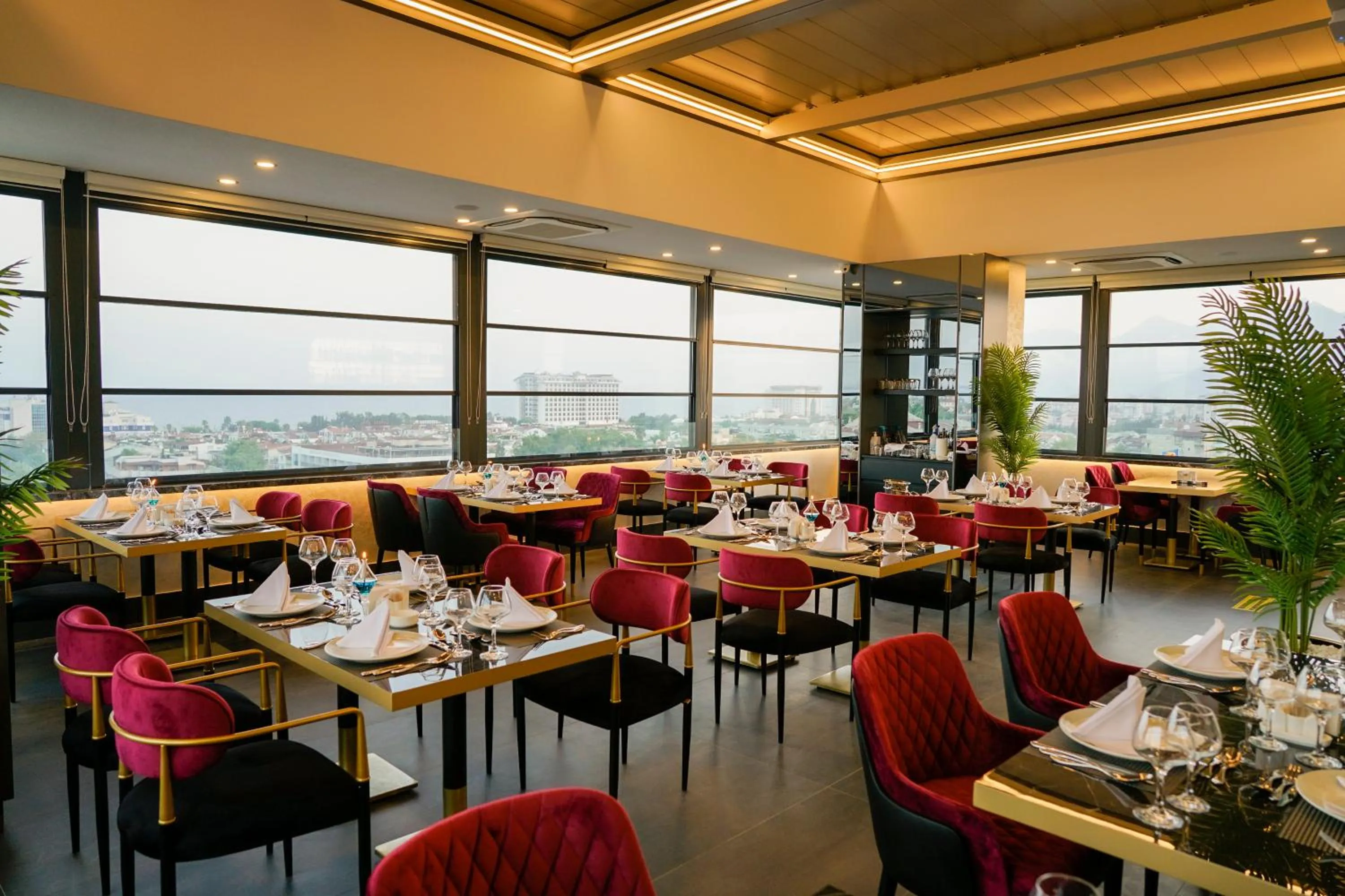 Restaurant/places to eat in Türkay Hotel