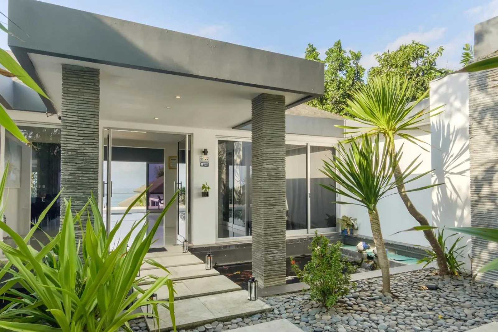 Facade/entrance in Suluban Cliff Bali Villa