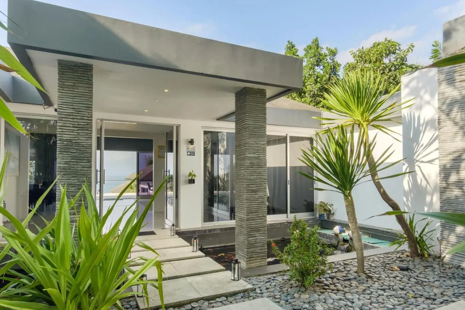 Facade/entrance in Suluban Cliff Bali Villa Facade/entrance in Suluban Cliff Bali Villa