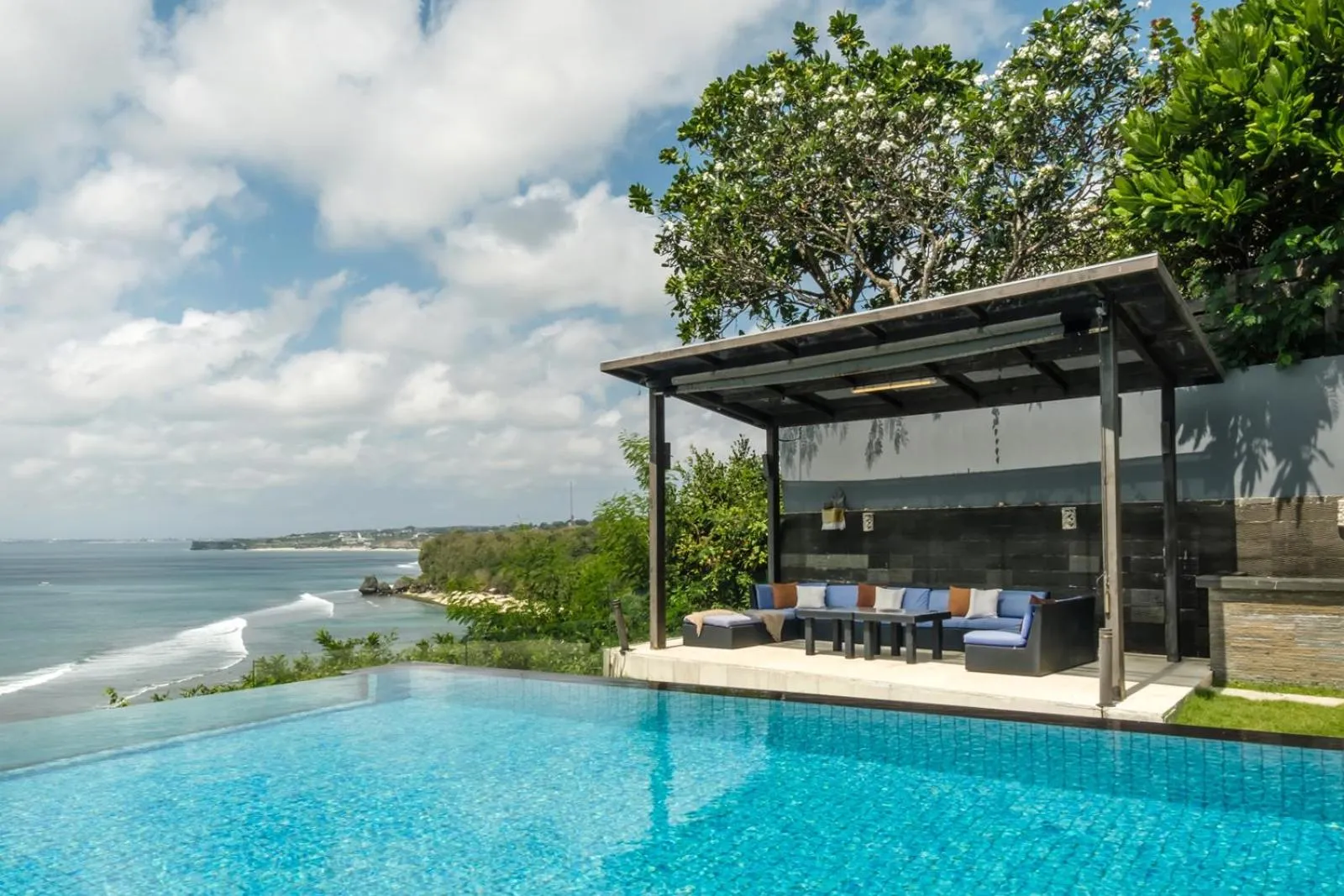Pool view in Suluban Cliff Bali Villa