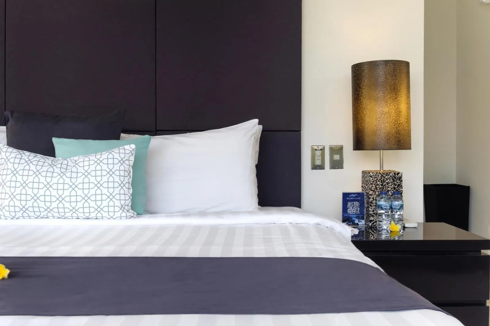 Bed in Suluban Cliff Bali Villa