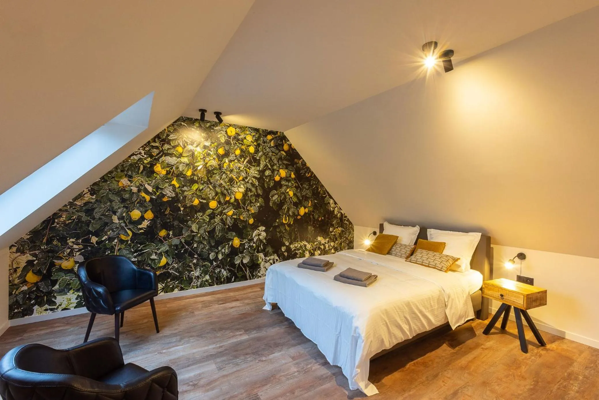 Photo of the whole room, Bed in 't Verschil