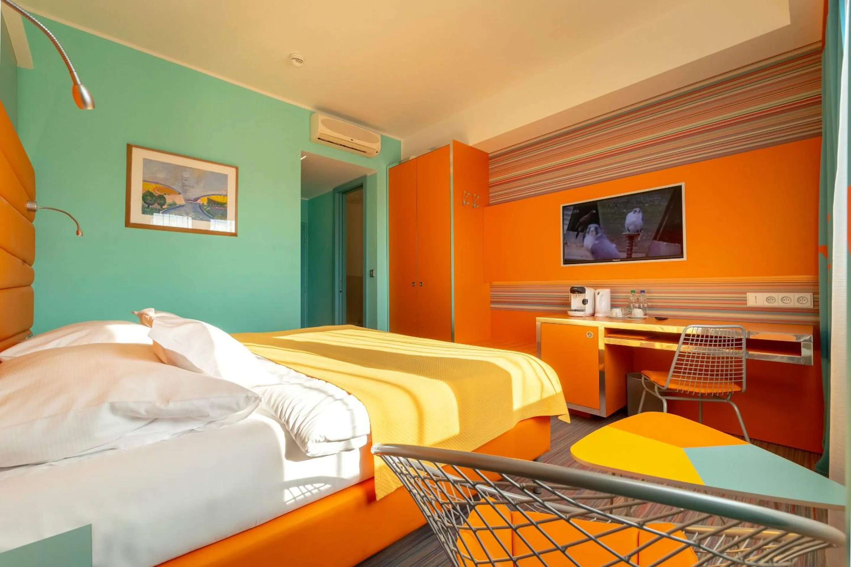 Bed in Hotel Continental