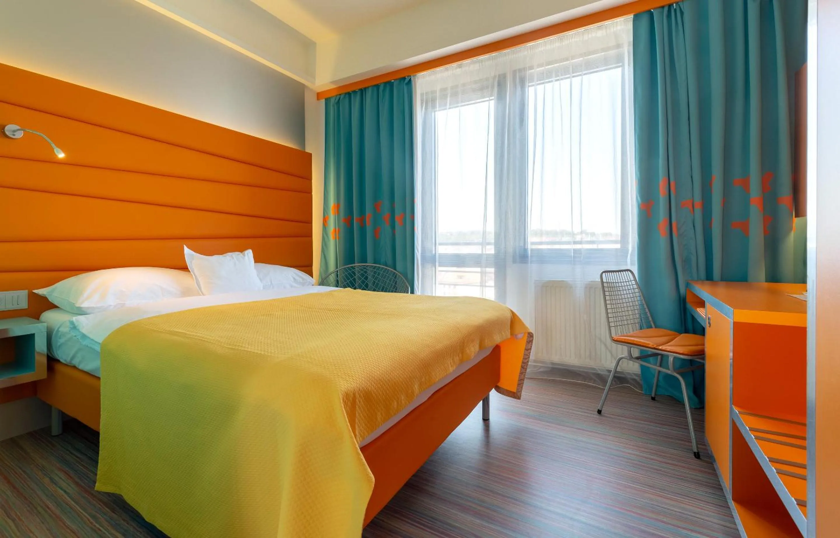 Photo of the whole room, Bed in Hotel Continental