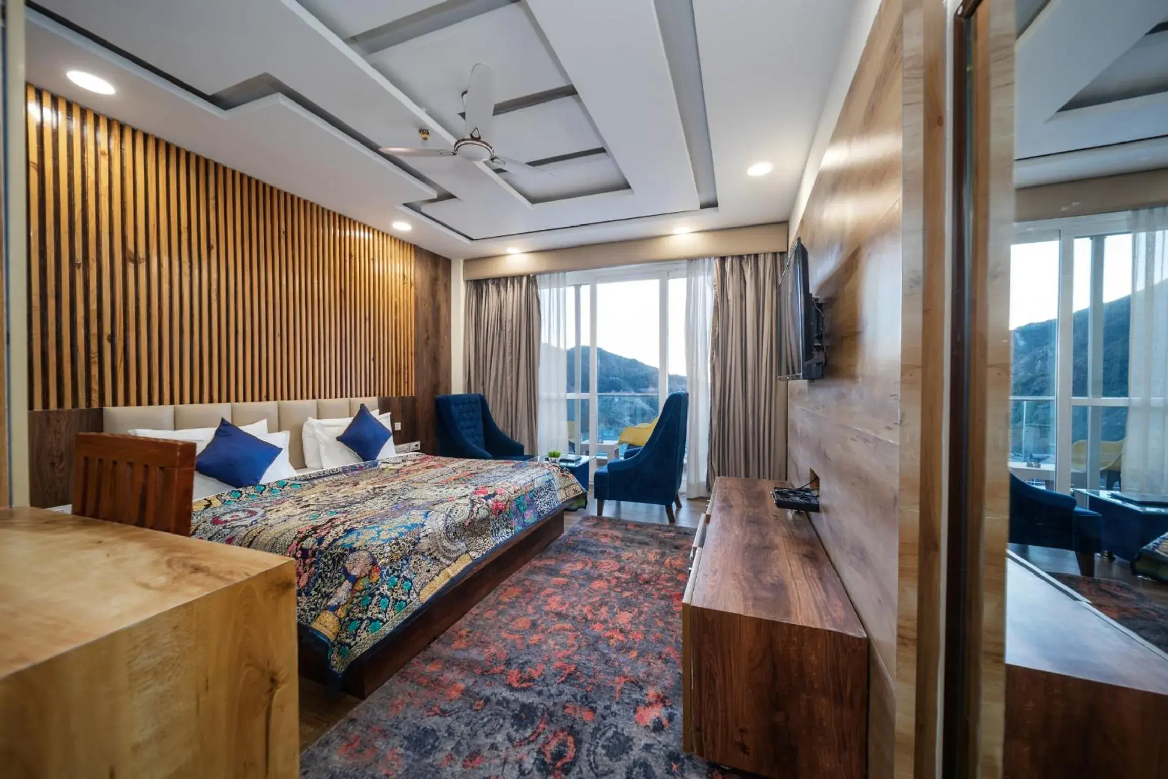 King Room with Balcony in Tripli Hotels Shivaay King Room with Balcony in Tripli Hotels Shivaay