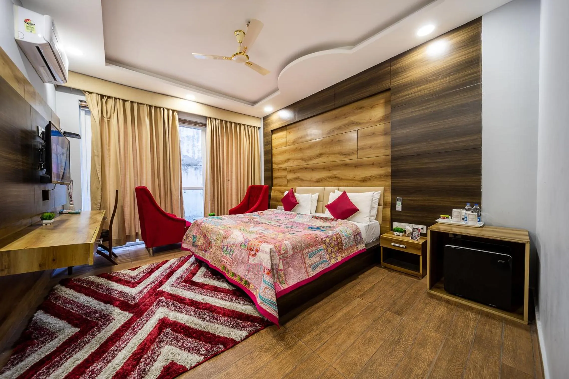 Photo of the whole room in Tripli Hotels Shivaay