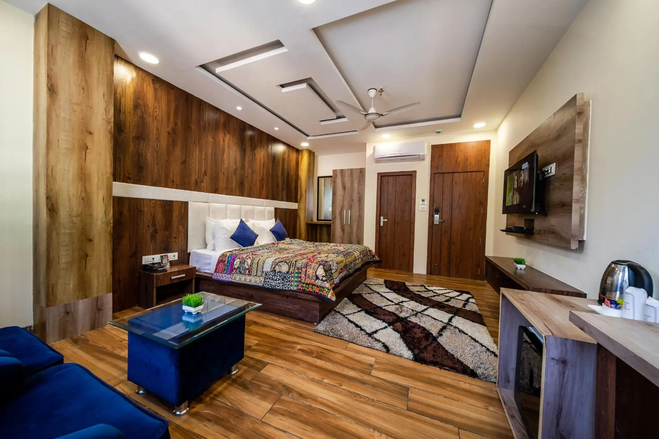 Superior Double Room in Tripli Hotels Shivaay Superior Double Room in Tripli Hotels Shivaay