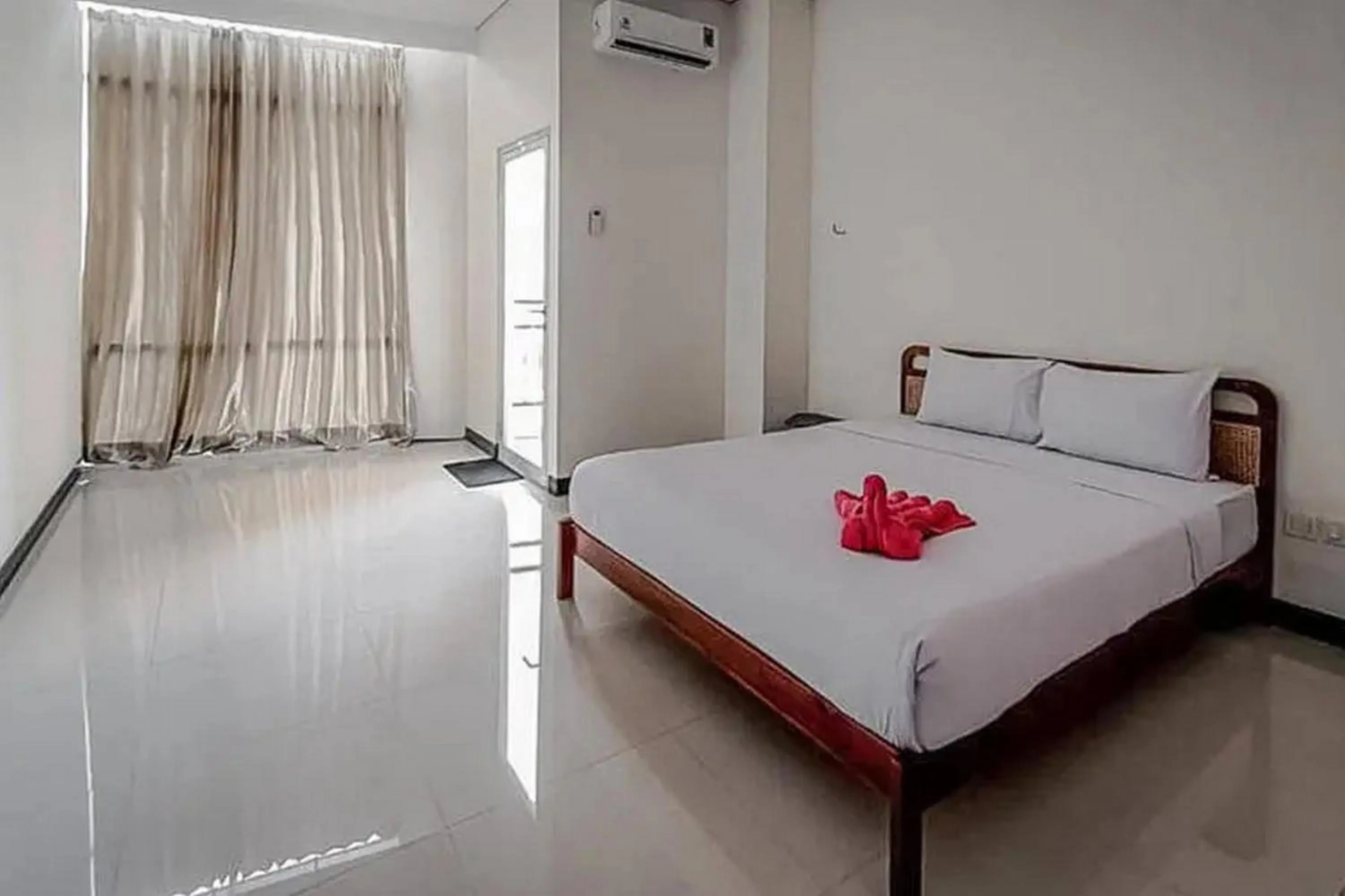 Bedroom, Bed in RedLiving Apartemen Sentraland Semarang - WIN Property