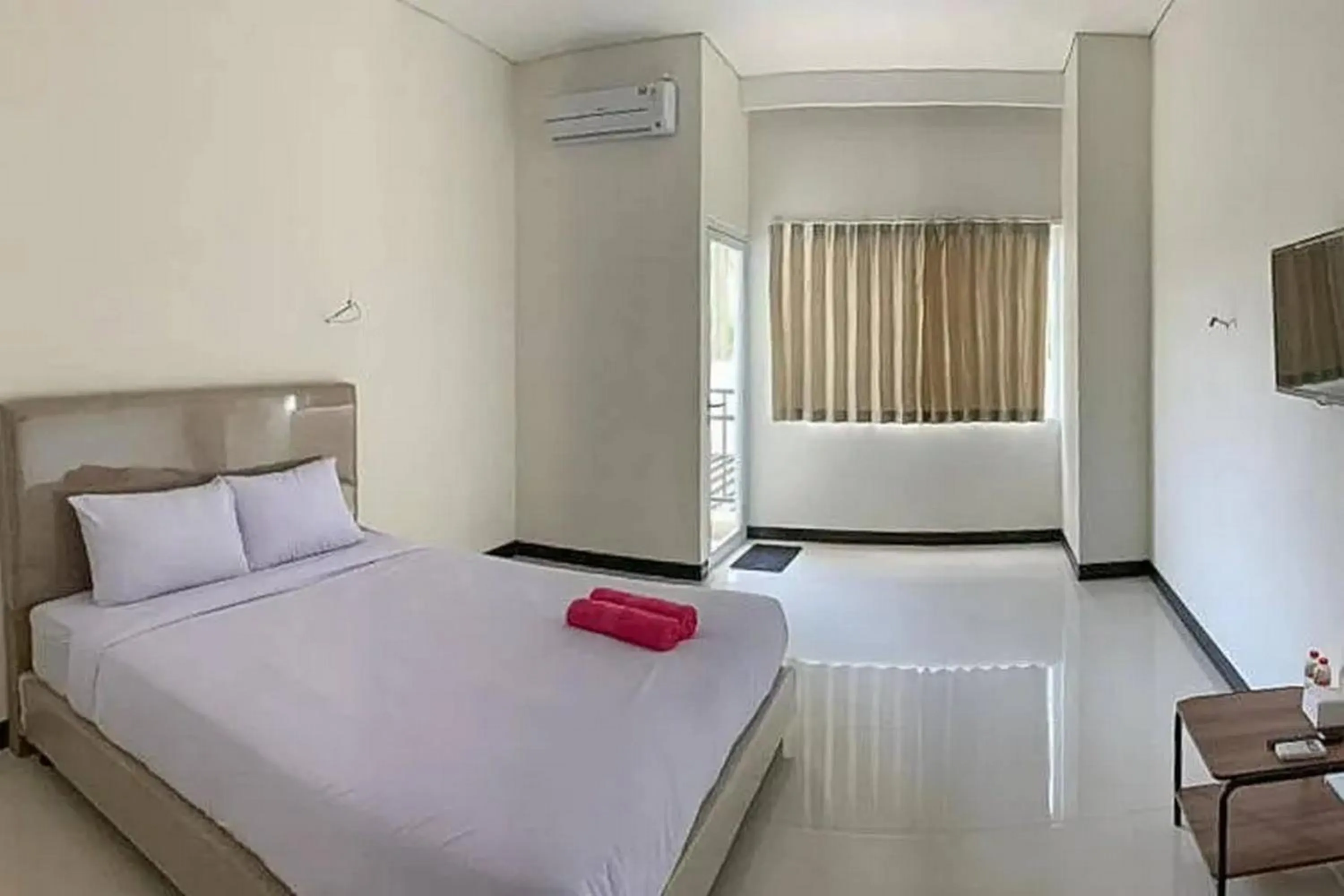 Bedroom, Bed in RedLiving Apartemen Sentraland Semarang - WIN Property