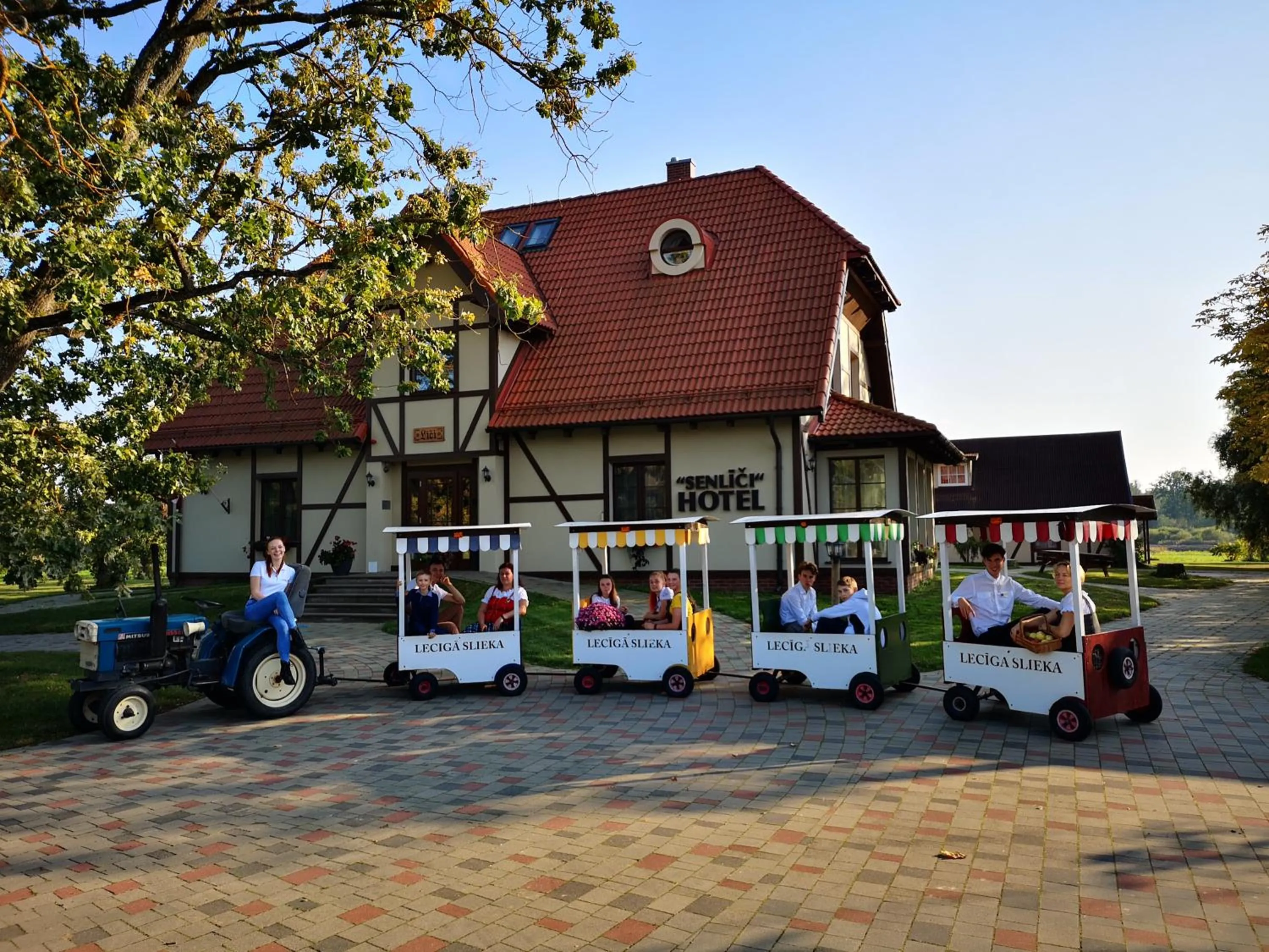 Property building in Hotel Senlīči