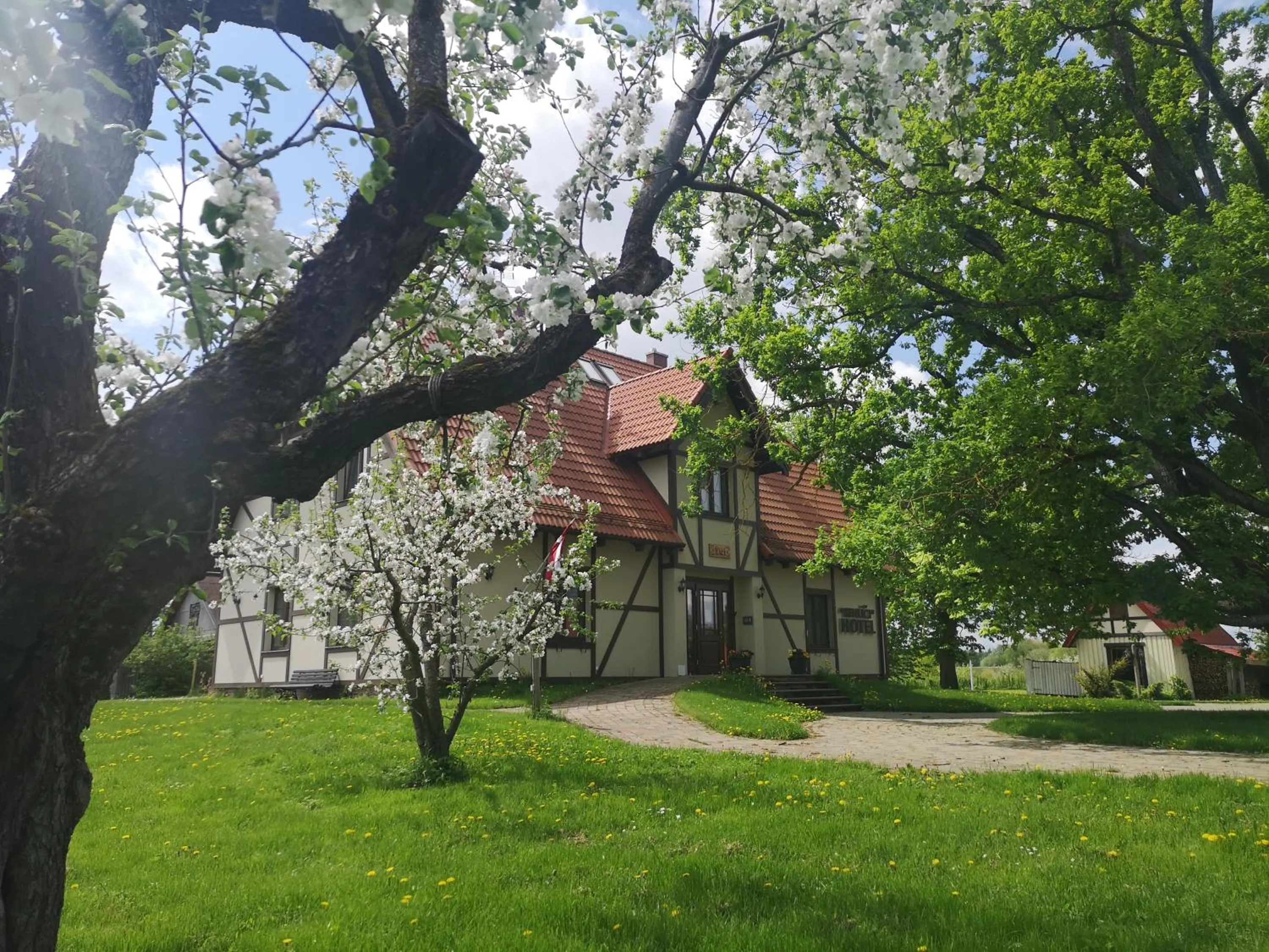 Property building in Hotel Senlīči