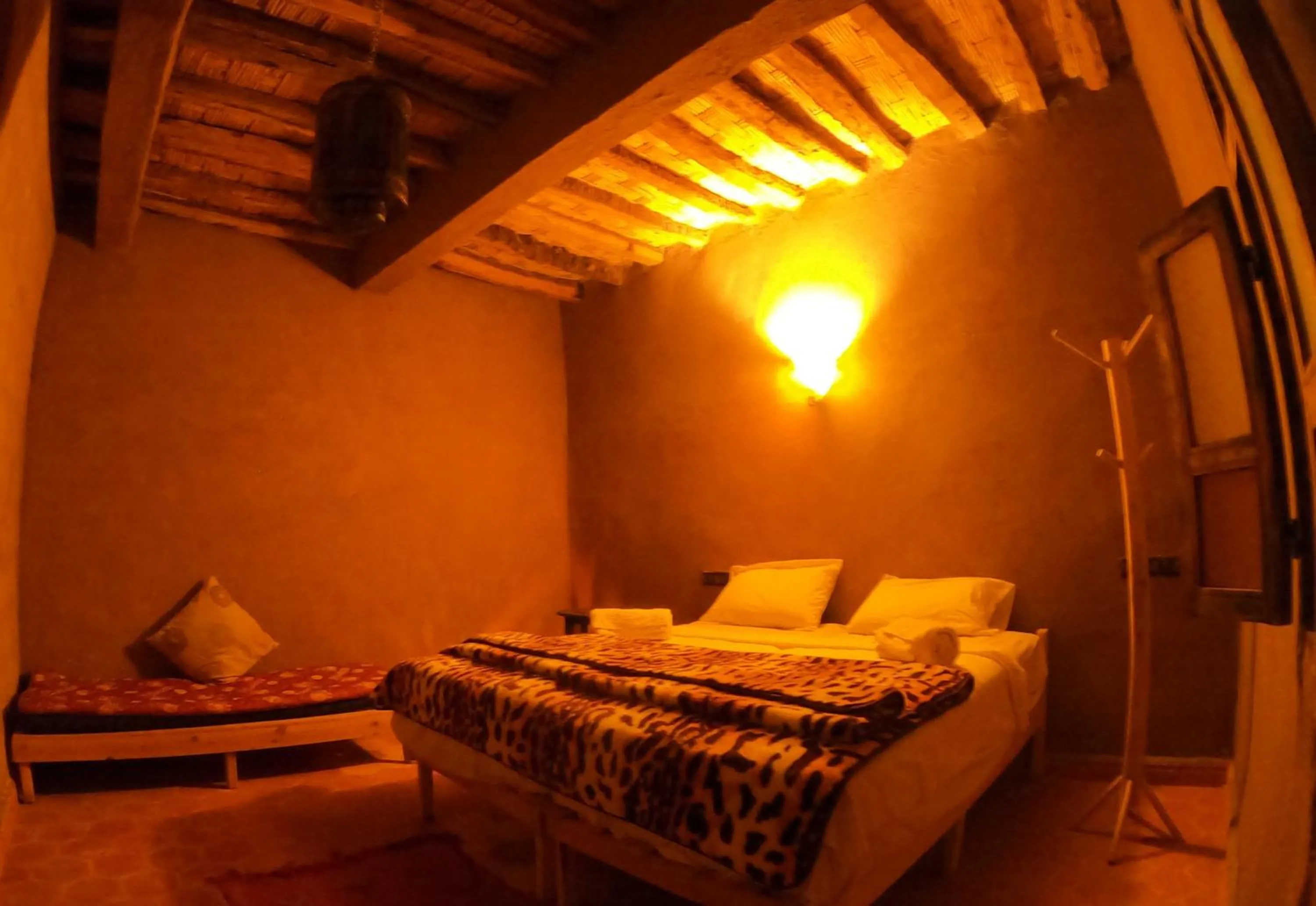 Bed in Auberge Kasbah Dar Sahara Tours