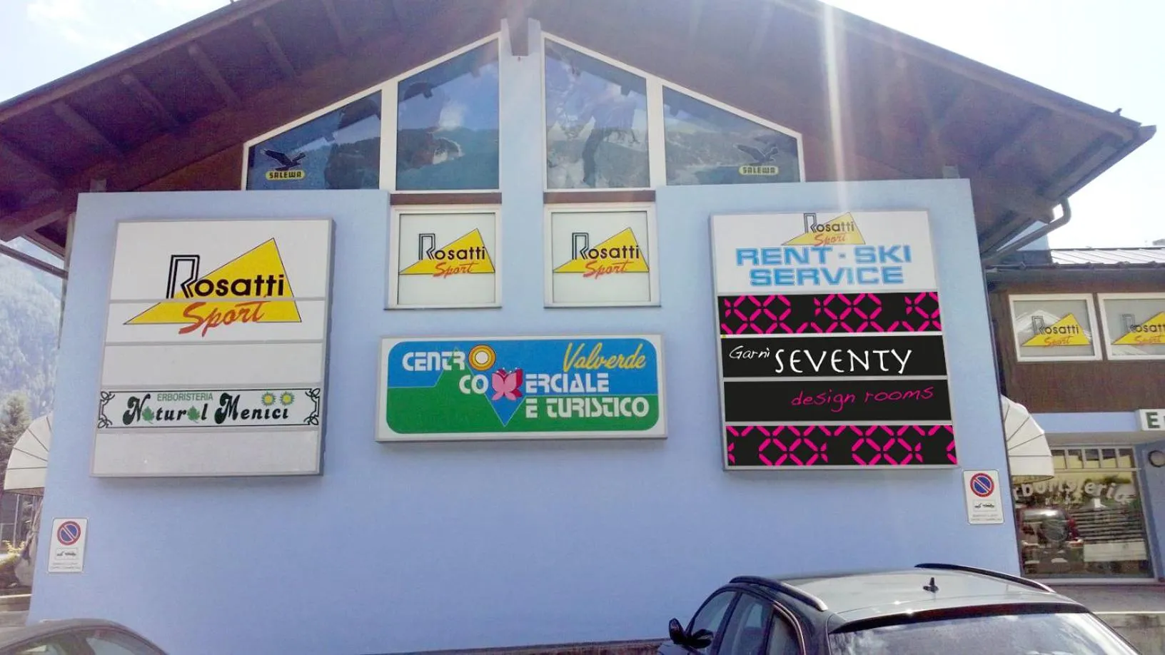 Facade/entrance in B&B Seventy Design