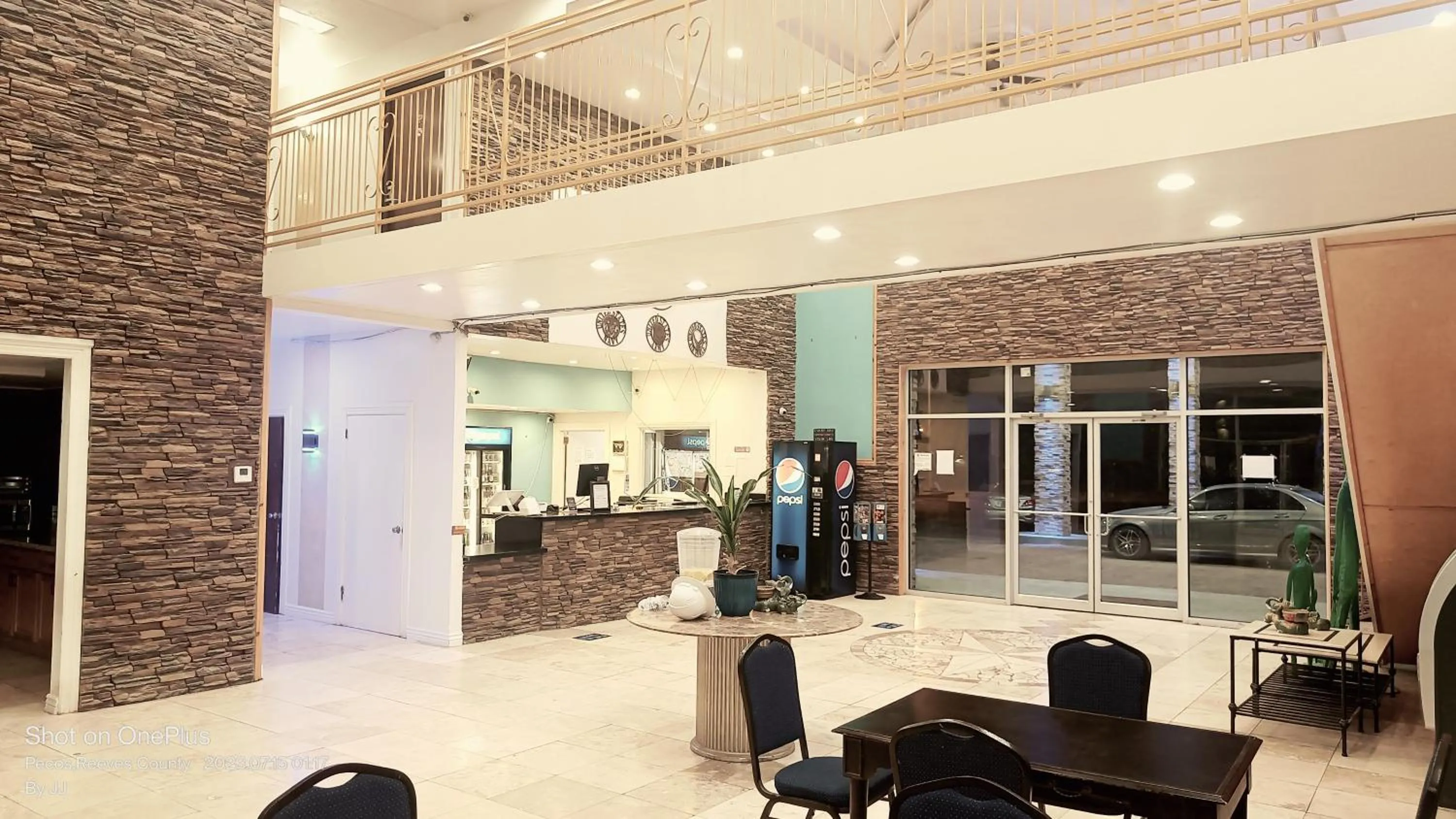 Lobby or reception in B&J HOTEL AND APARTMENTS