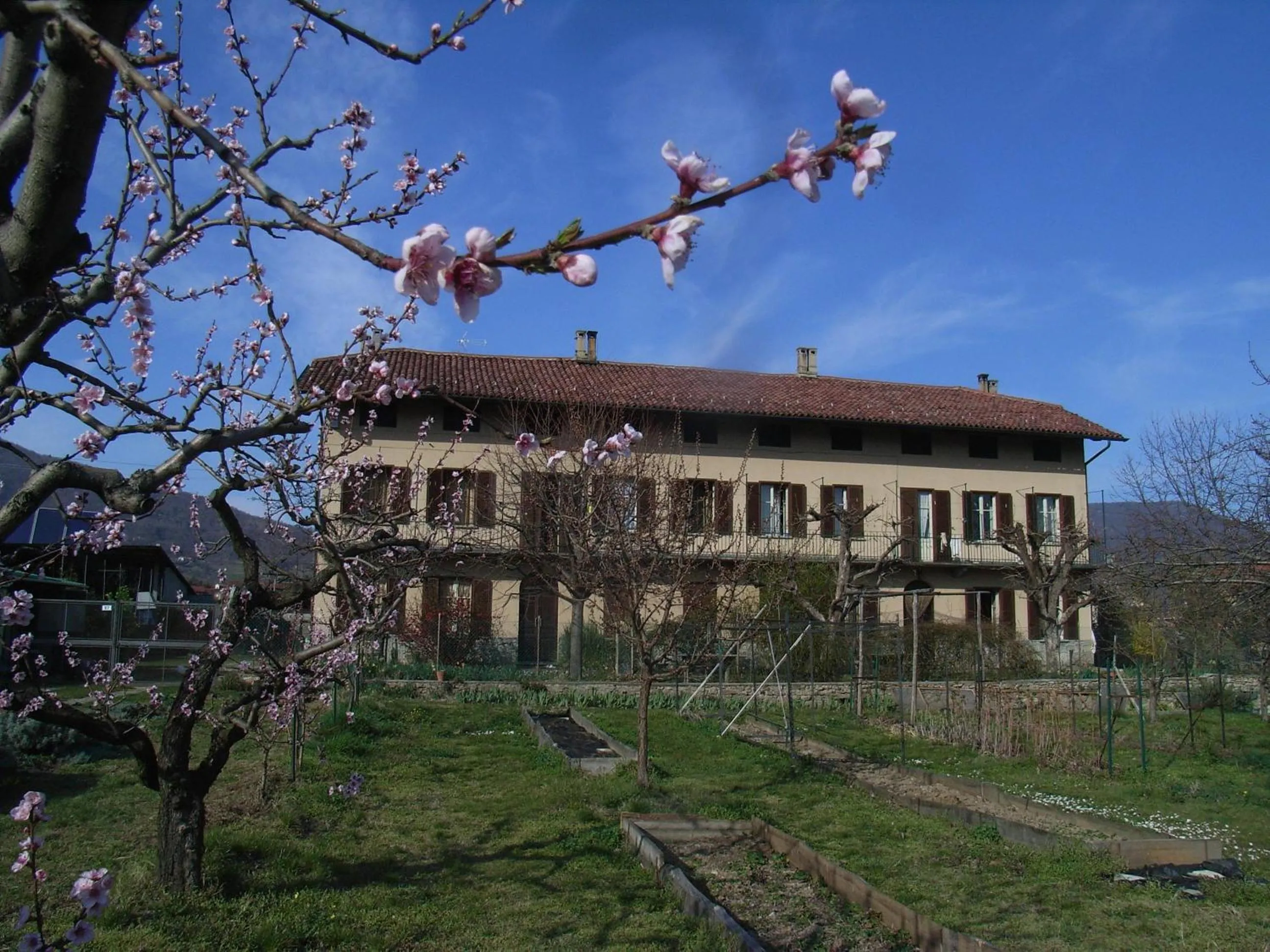 Facade/entrance in U Tej