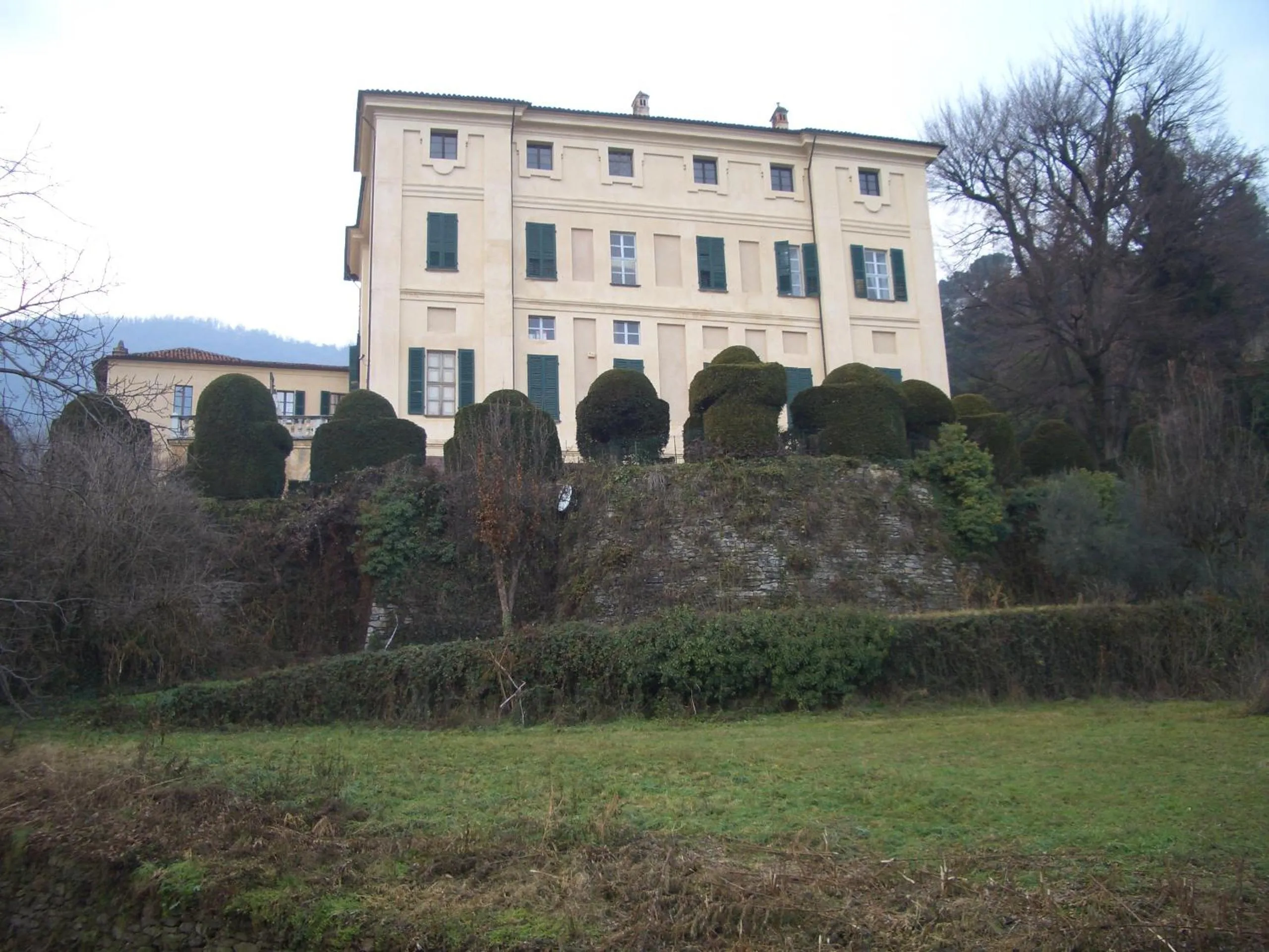 Nearby landmark in U Tej