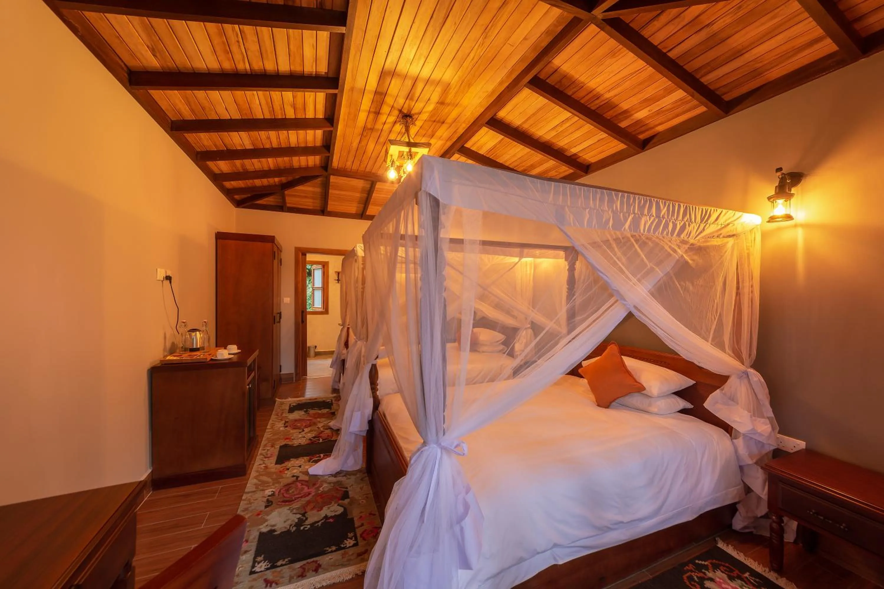 Deluxe Twin Room - single occupancy in Chimpundu Lodge