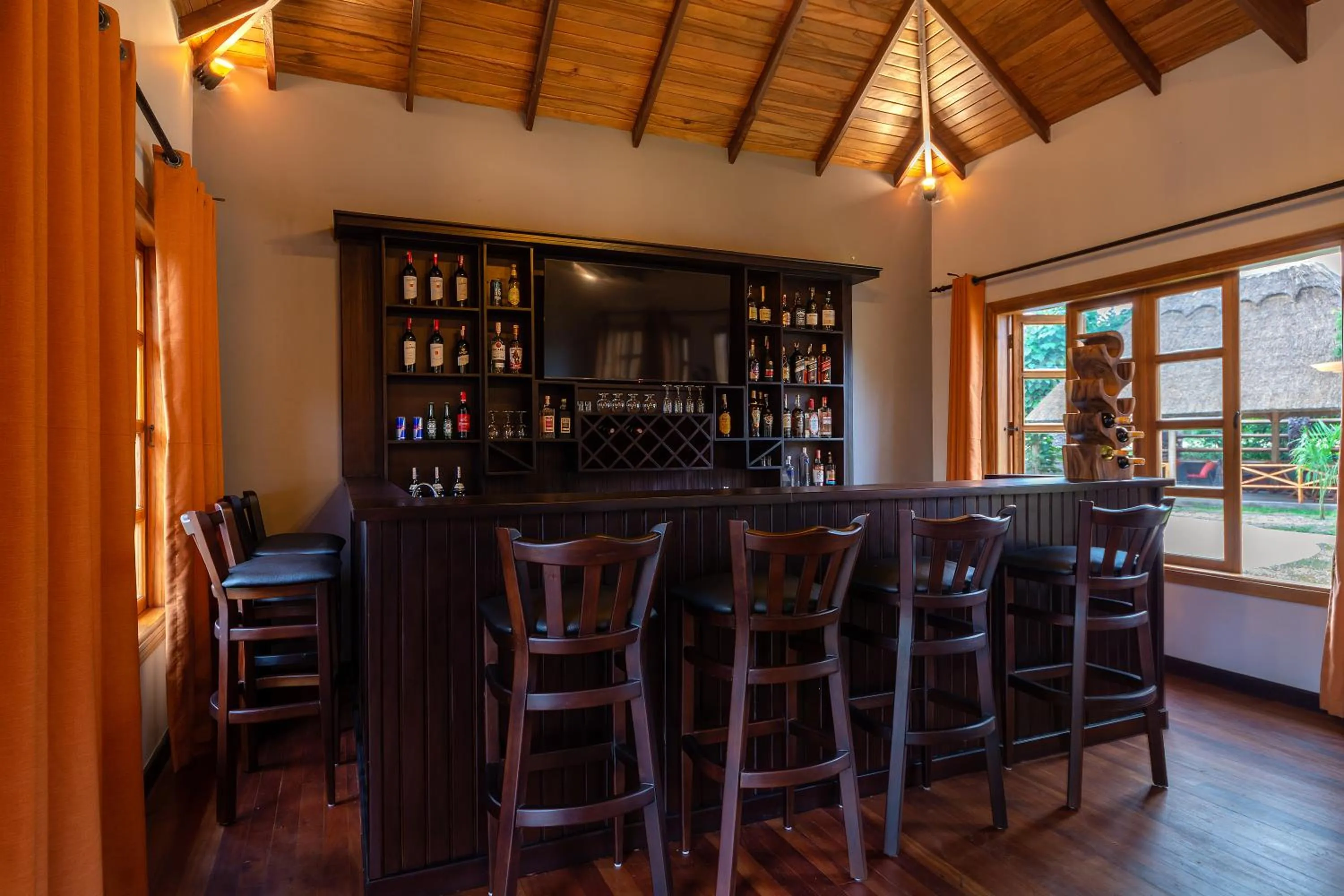 Lounge or bar in Chimpundu Lodge