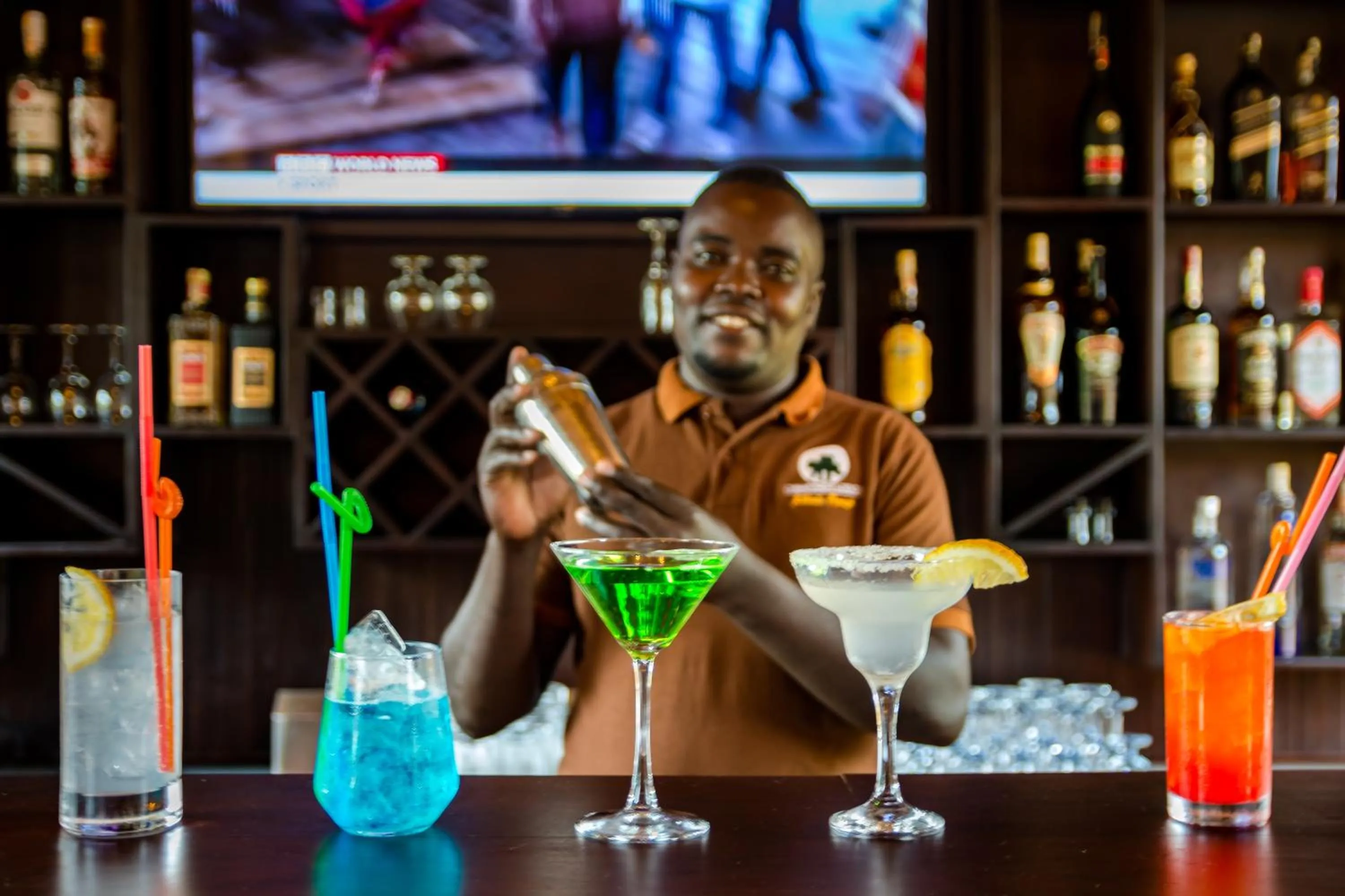 Drinks in Chimpundu Lodge