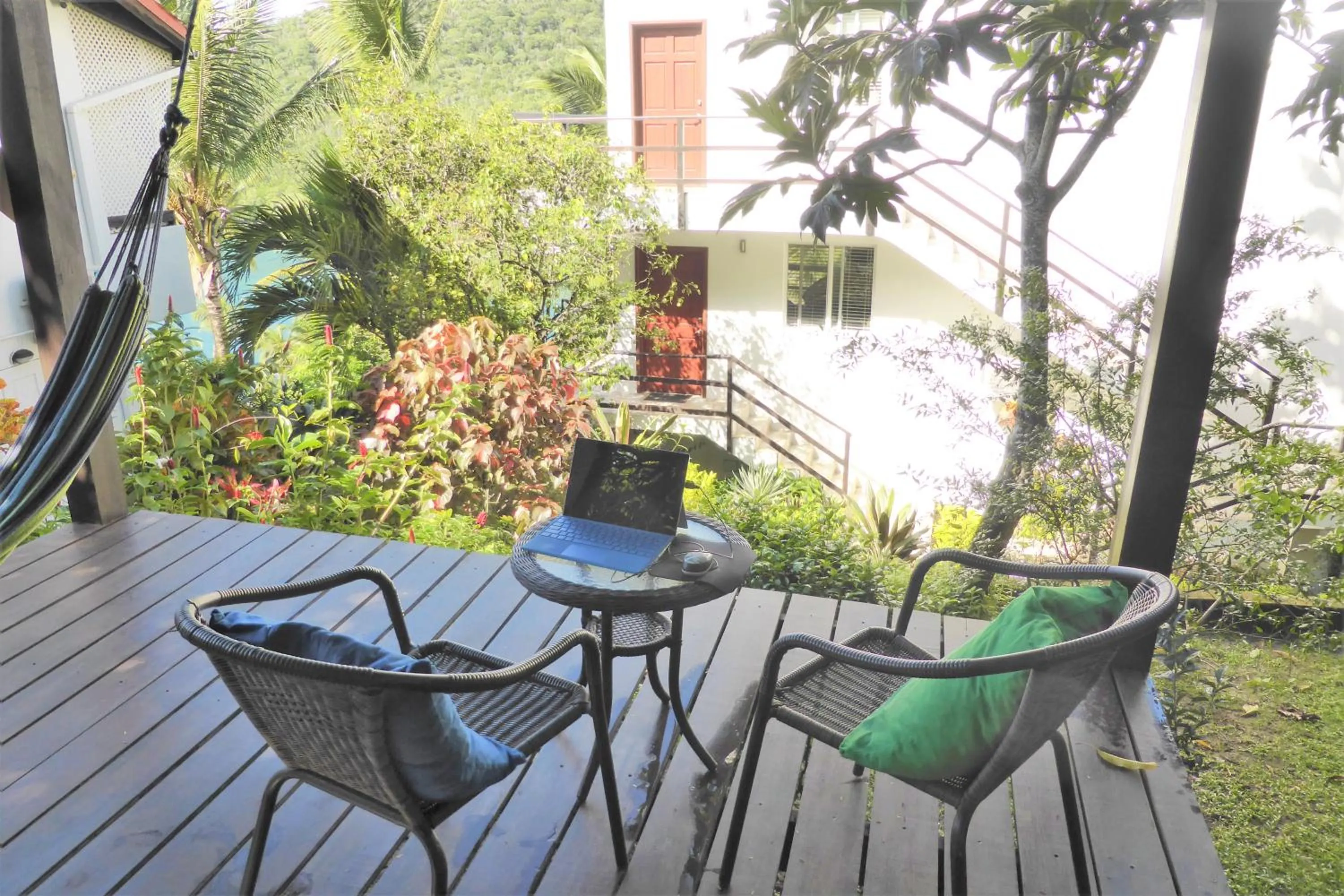 Area and facilities in Marigot Palms Luxury Caribbean Apartment Suites