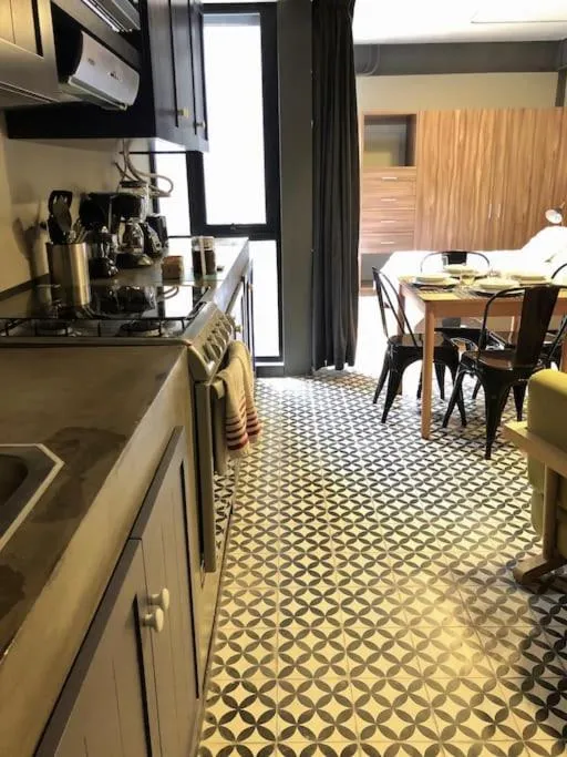 Kitchen/Kitchenette in Departamento muy amplio y moderno en la CONDESA