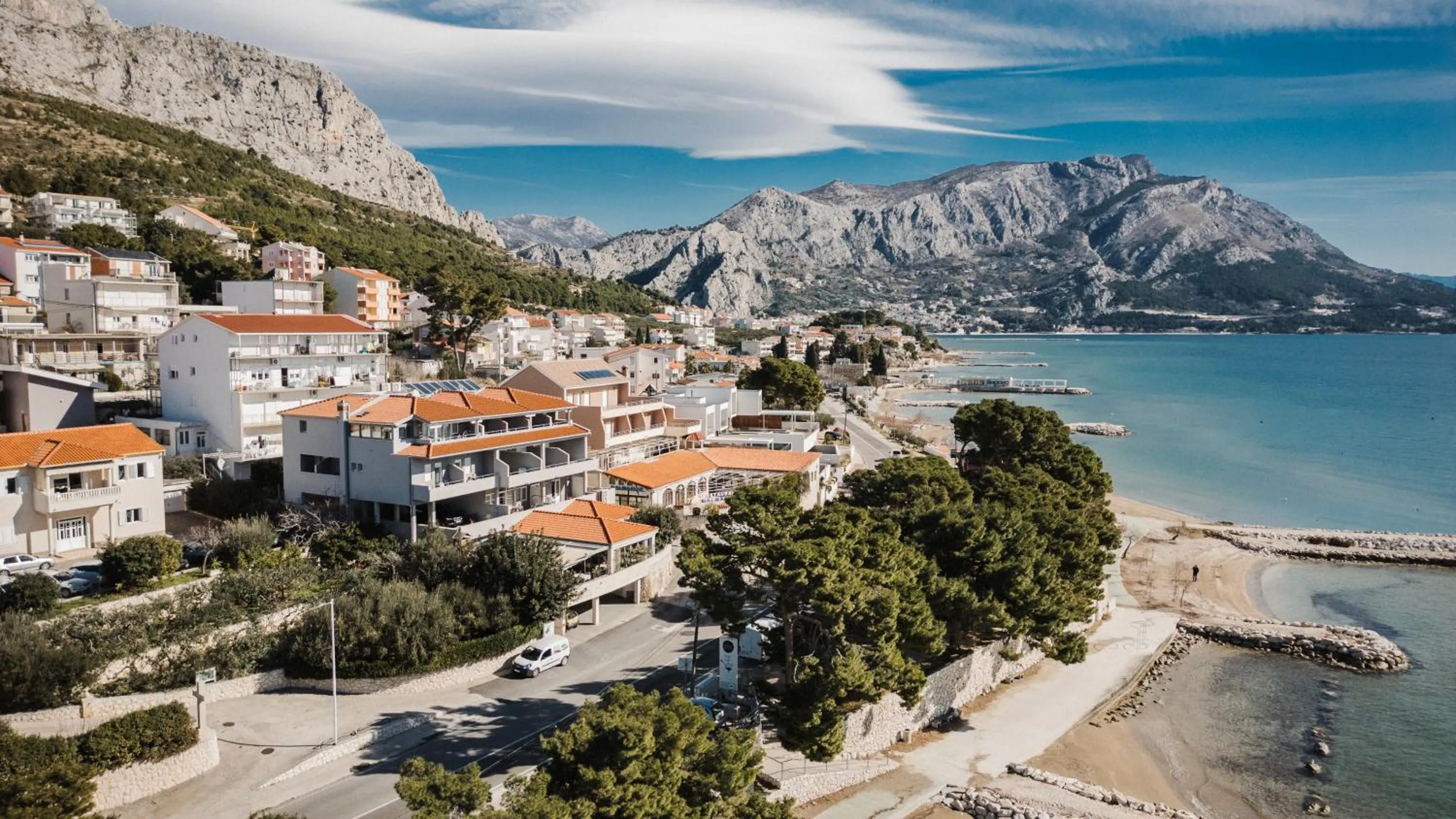 Rogač Rooms & Restaurant