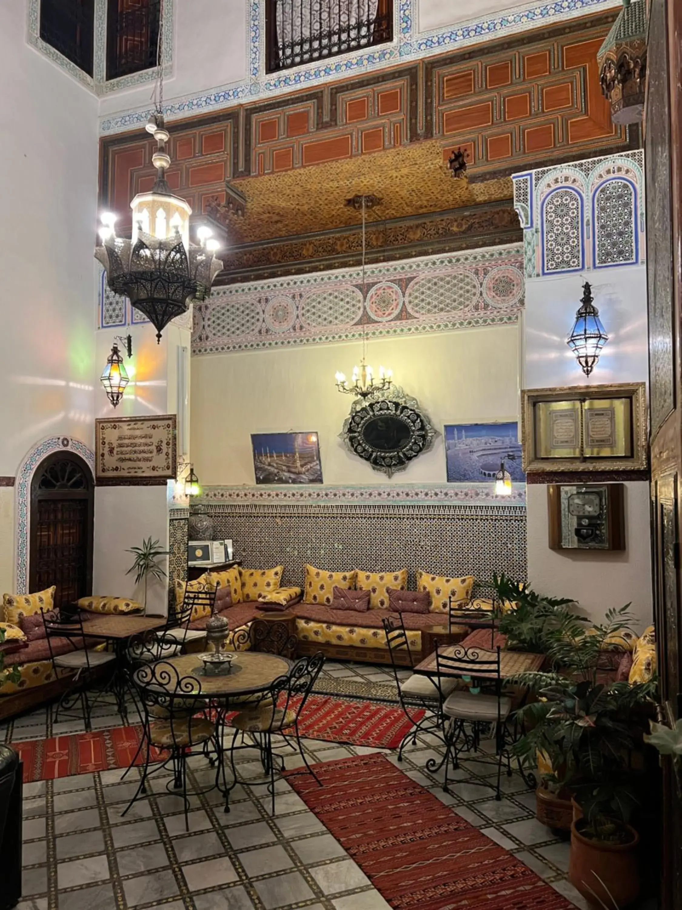 Restaurant/places to eat in Riad Meski Restaurant/places to eat in Riad Meski