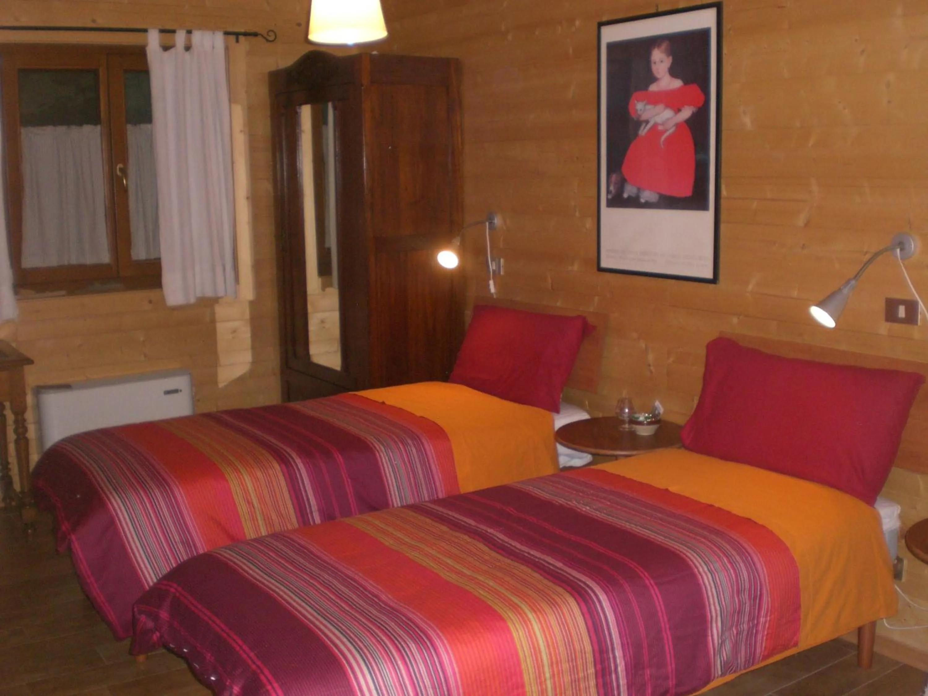 Bedroom, Bed in Pera Rionda