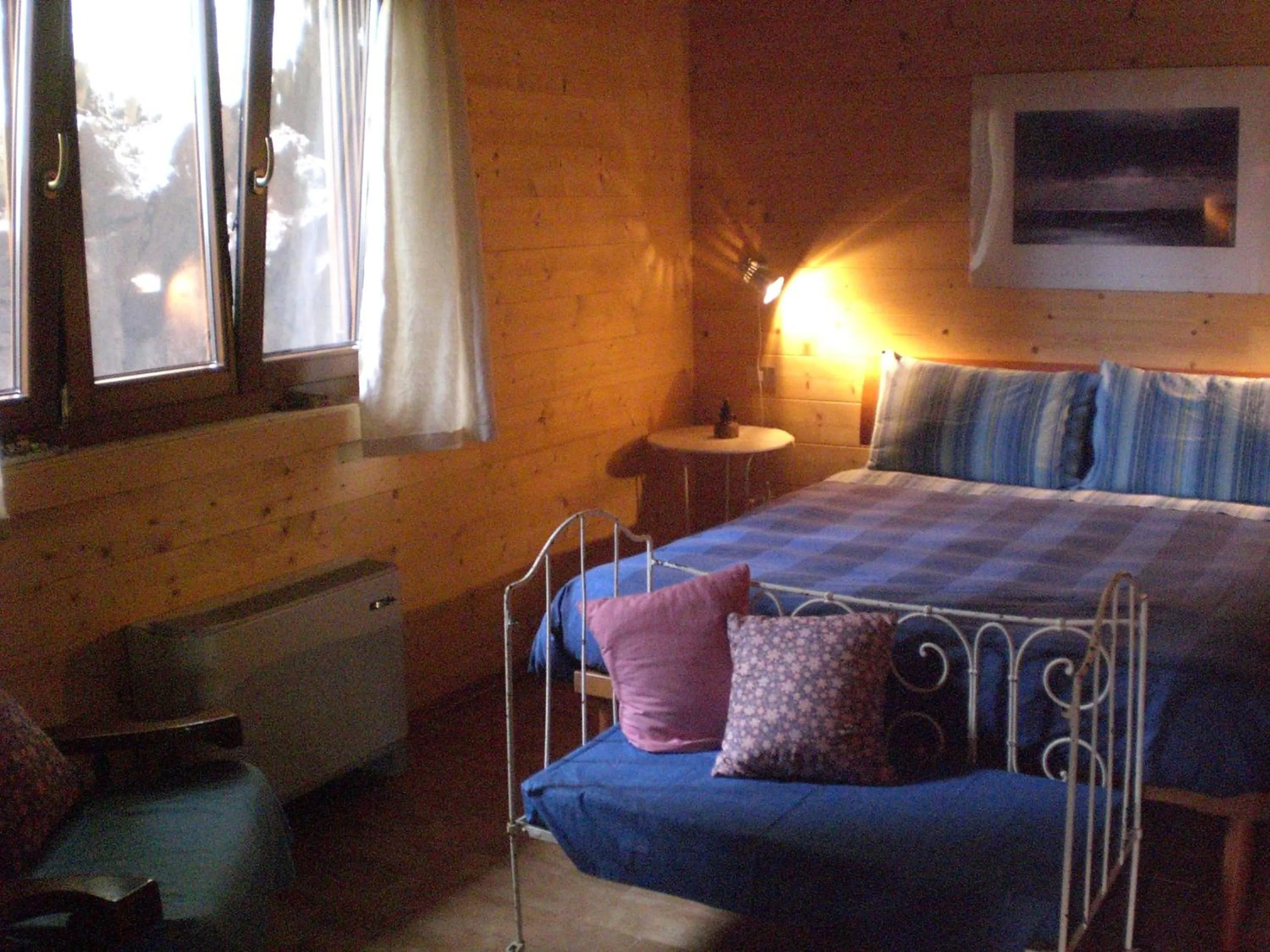 Photo of the whole room, Bed in Pera Rionda