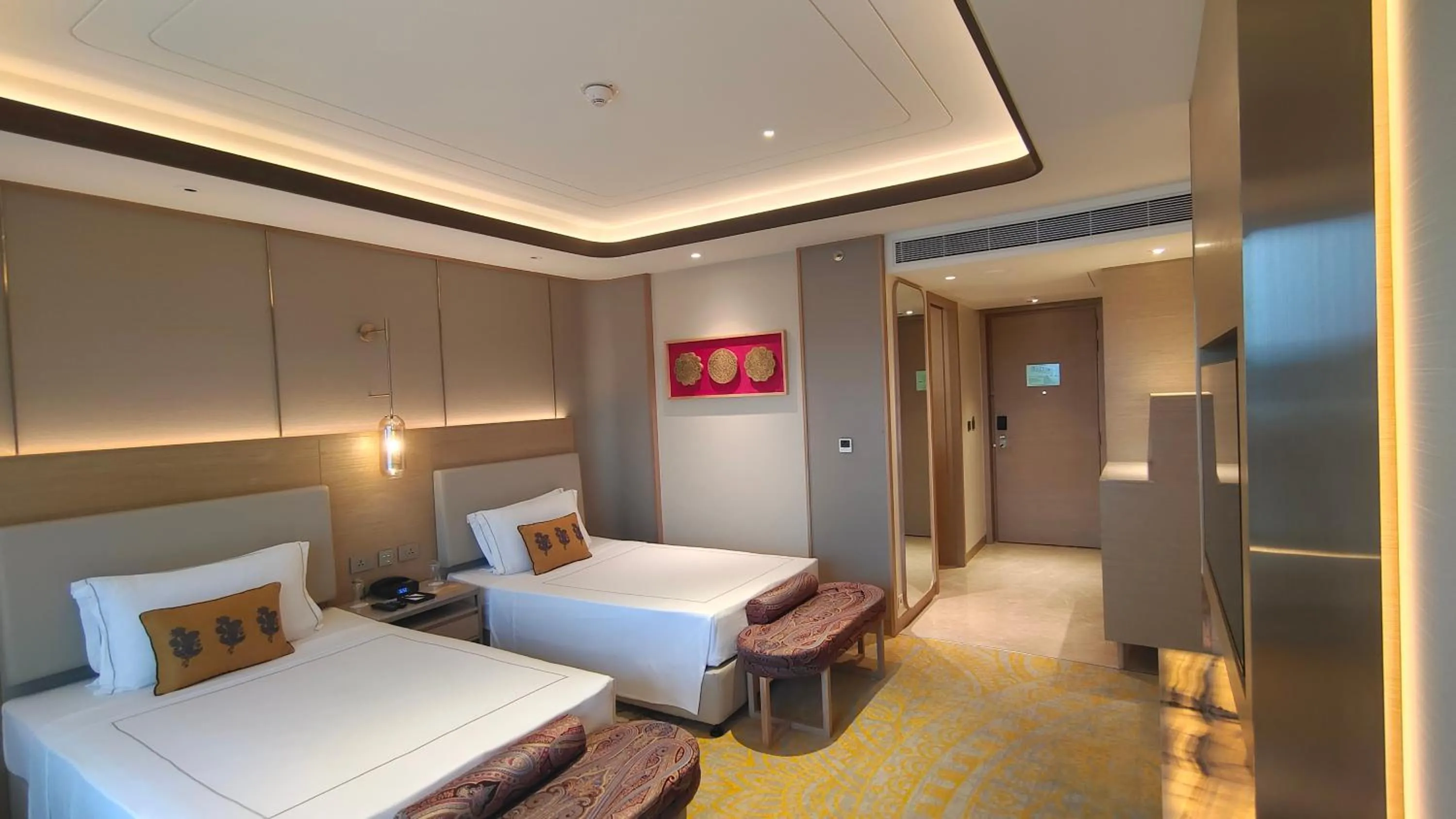 Bedroom, Bed in Taj Lakefront Bhopal