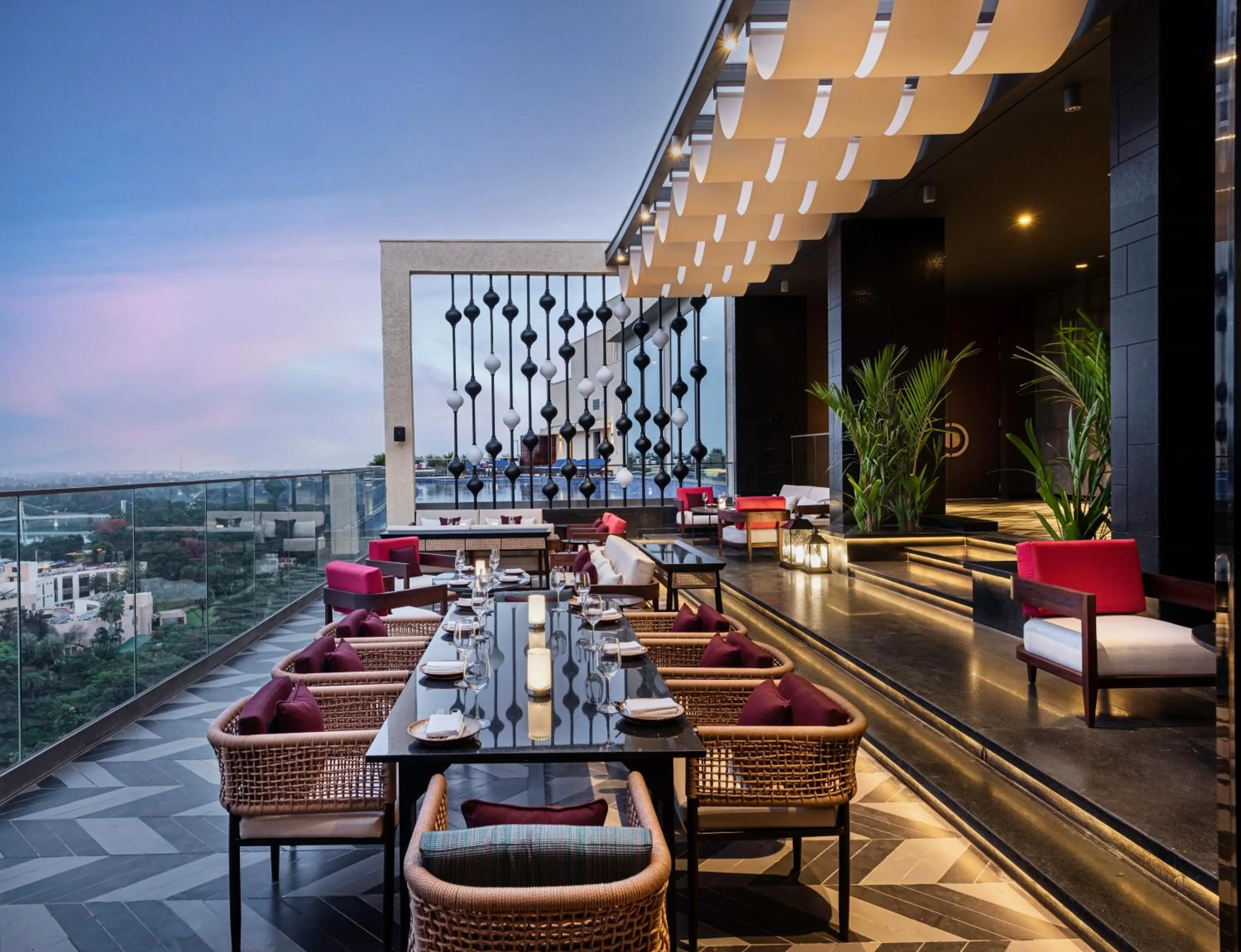 Lounge or bar in Taj Lakefront Bhopal