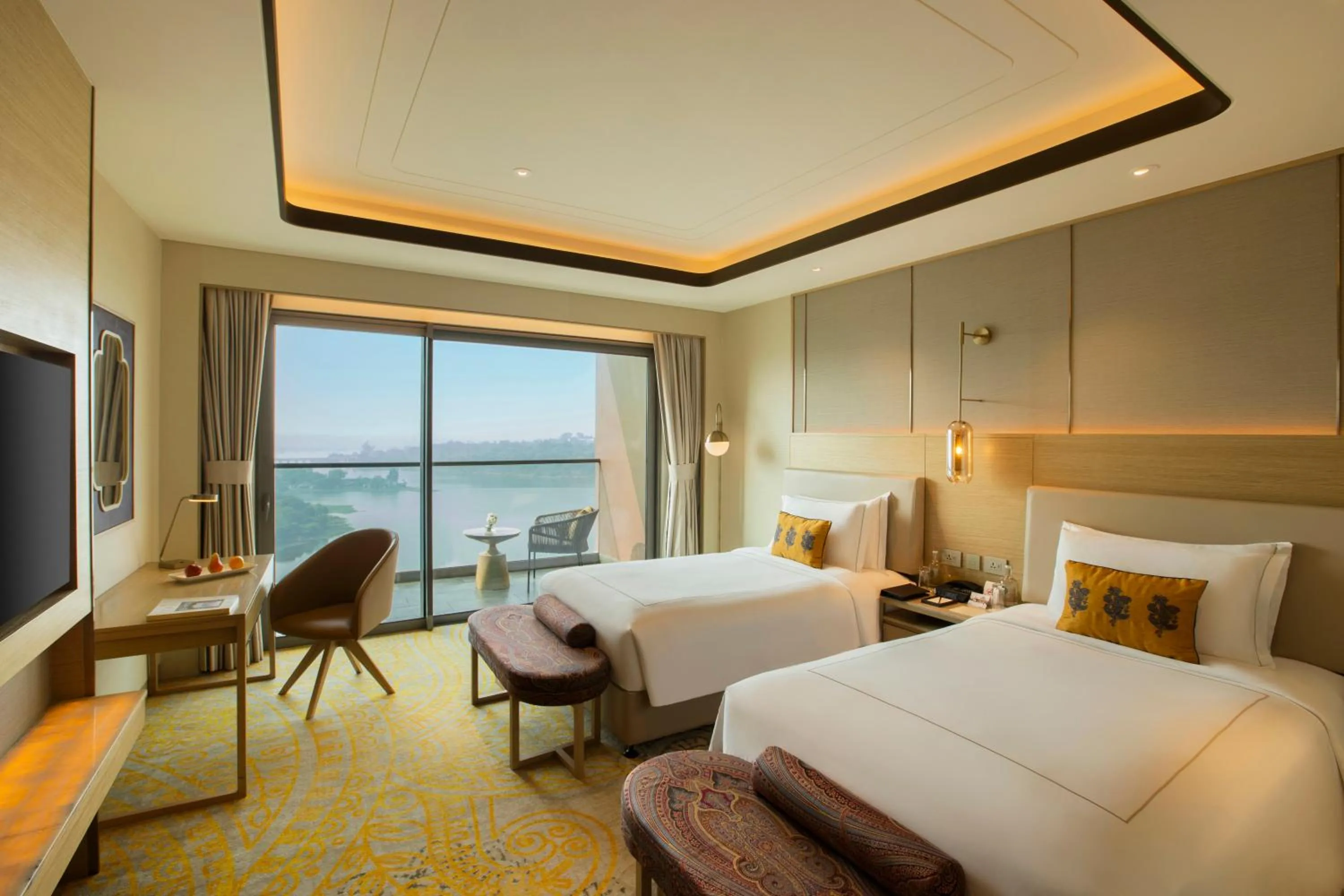 Bed in Taj Lakefront Bhopal